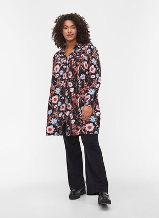 Floral shirt tunic in viscose, Black Flower AOP, Model image number 2