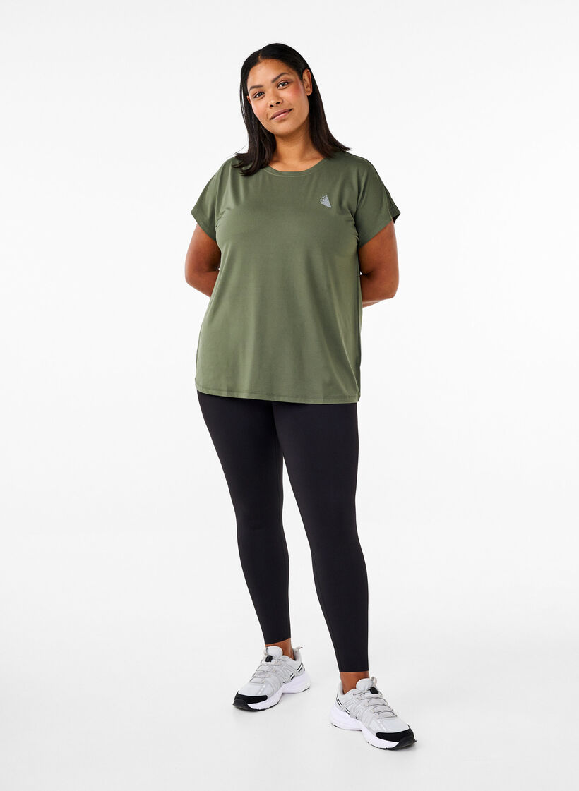 Solid-coloured workout T-shirt, Green, Model image number 1
