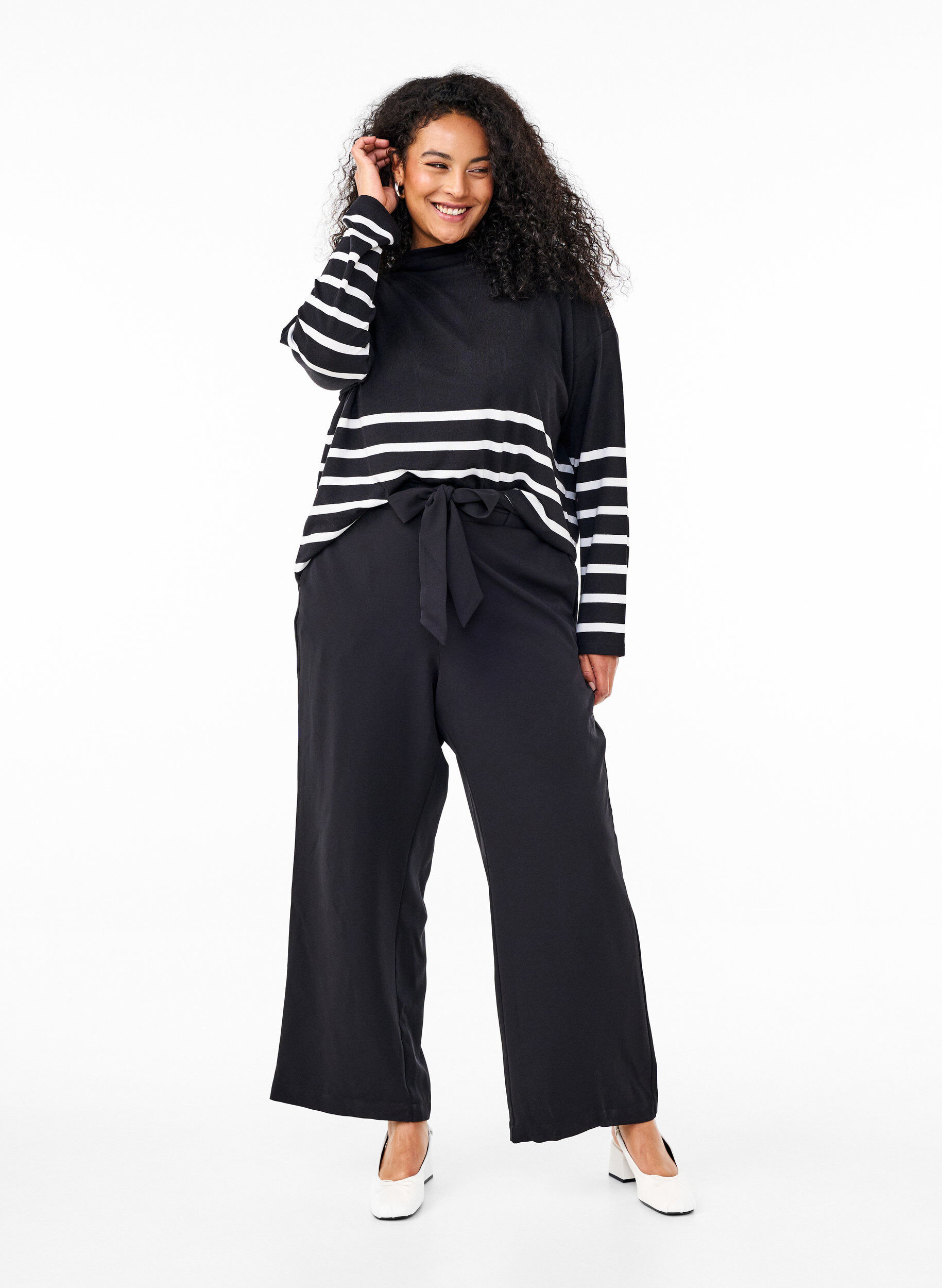 Zizzifashion Blouse with a high neck and long sleeves, Black, Model image number 1