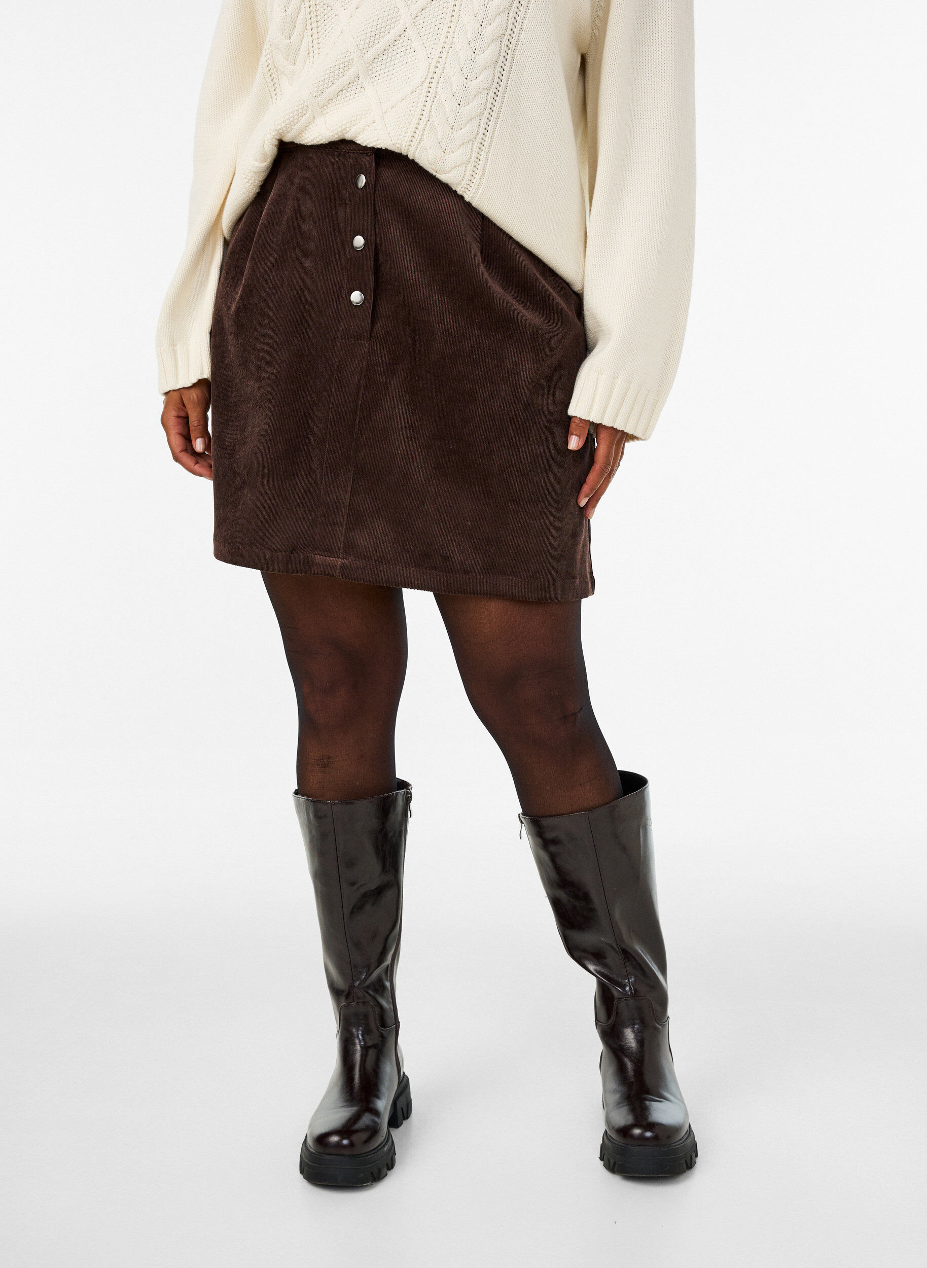 Short corduroy skirt with press studs, Brown, Model