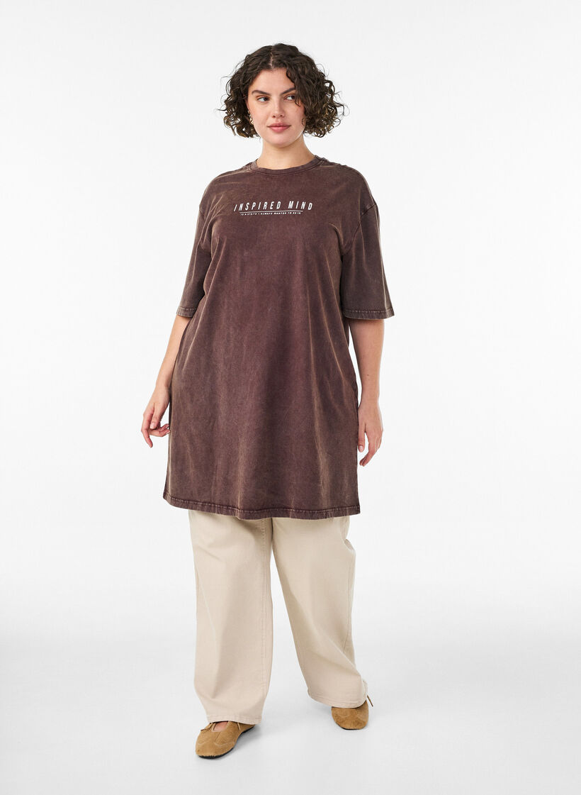 Loose T-shirt dress with a washed look, Brown, Model image number 1