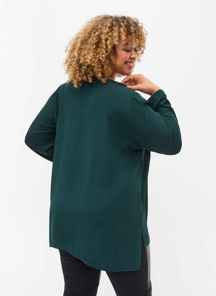 Solid colour shirt with v-neck, Scarab, Model image number 1