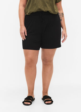 Loose-fitting viscose shorts with ribbing, Black, Model image number 2