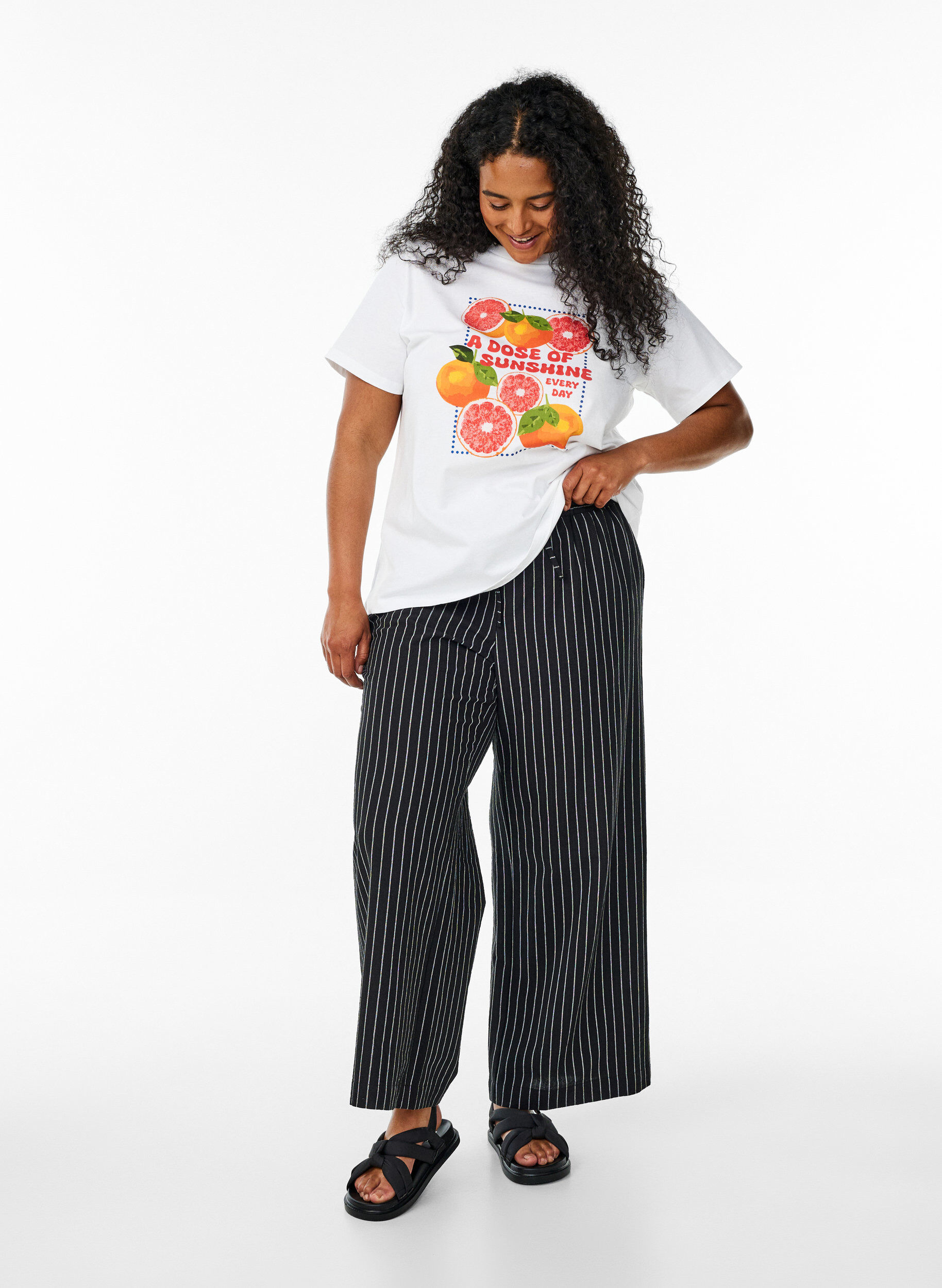 Zizzifashion Loose trousers with high waist and pockets, Black, Model image number 0