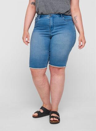 Close-fitting denim shorts with raw hems, Blue Denim, Model image number 2