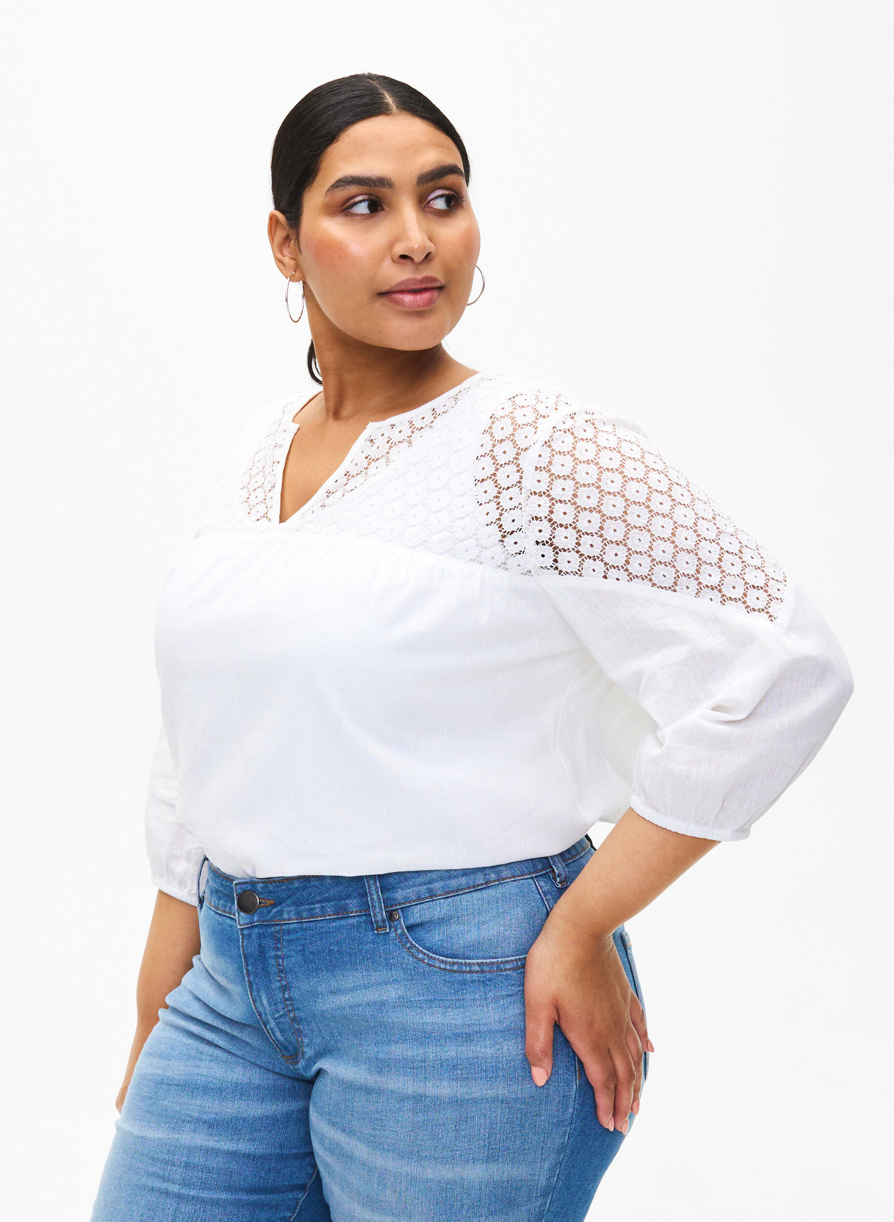 Zizzifashion Blouse in a cotton mix with linen and crochet detail, Bright White, Model image number 0