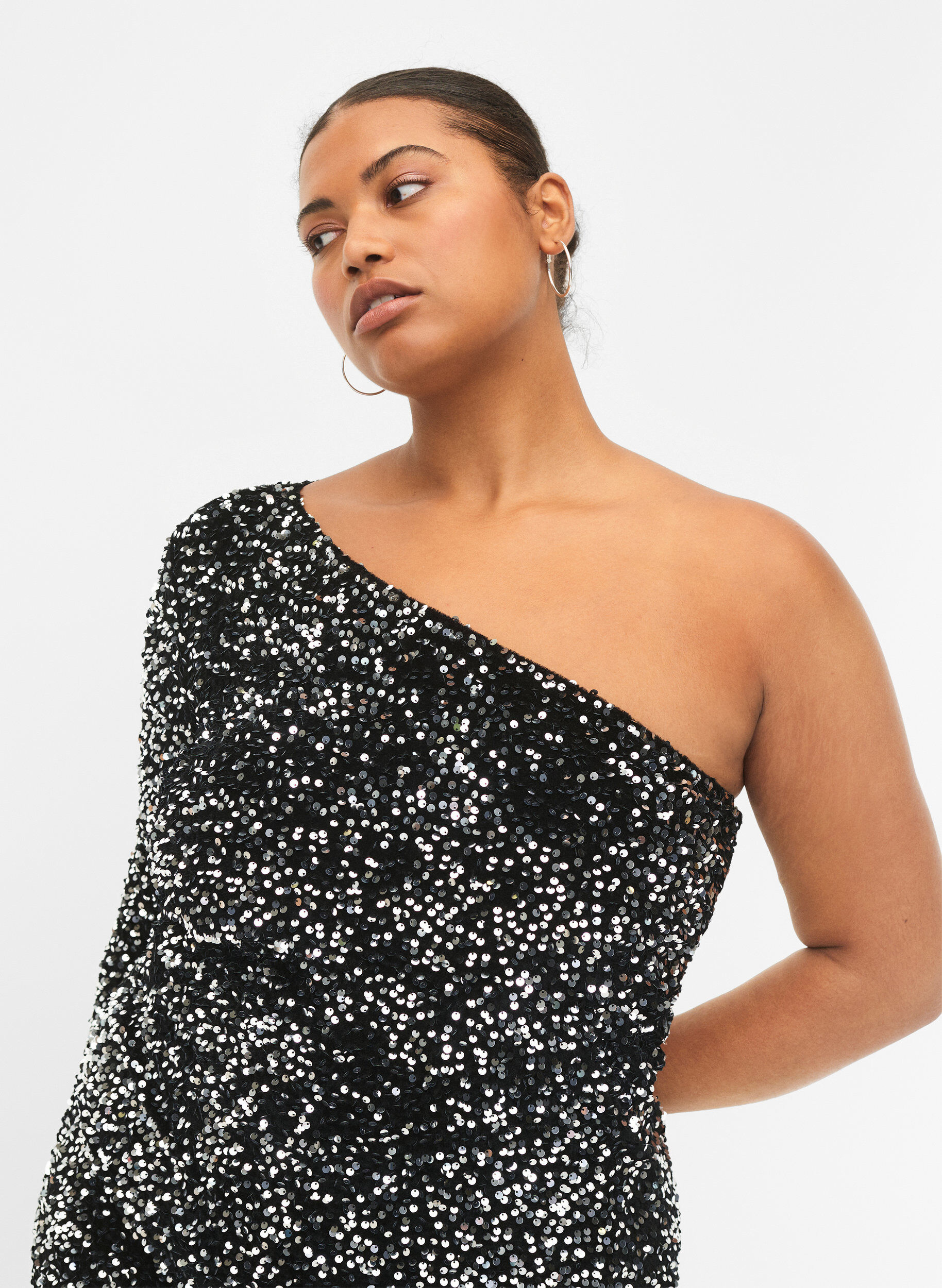 Zizzifashion Short one-shoulder dress with sequins, Black/Silver Sequins, Model image number 2