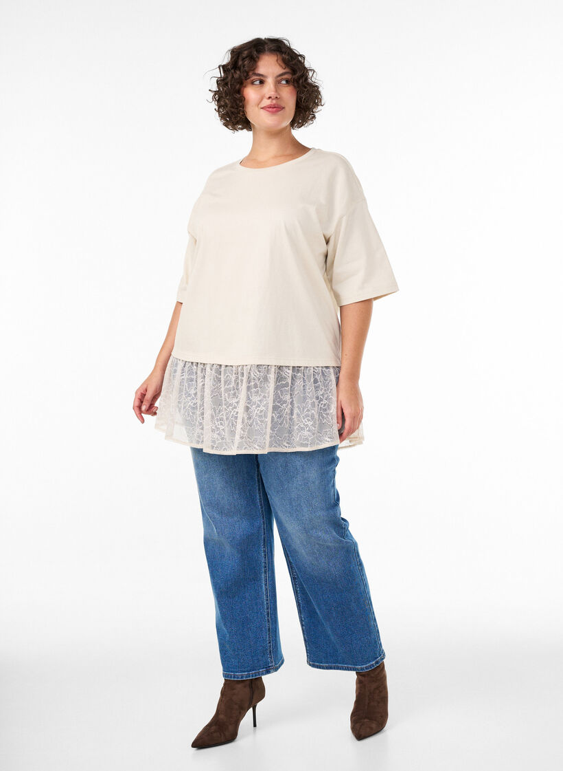 Loose T-shirt with wide lace trim, Beige, Model image number 1