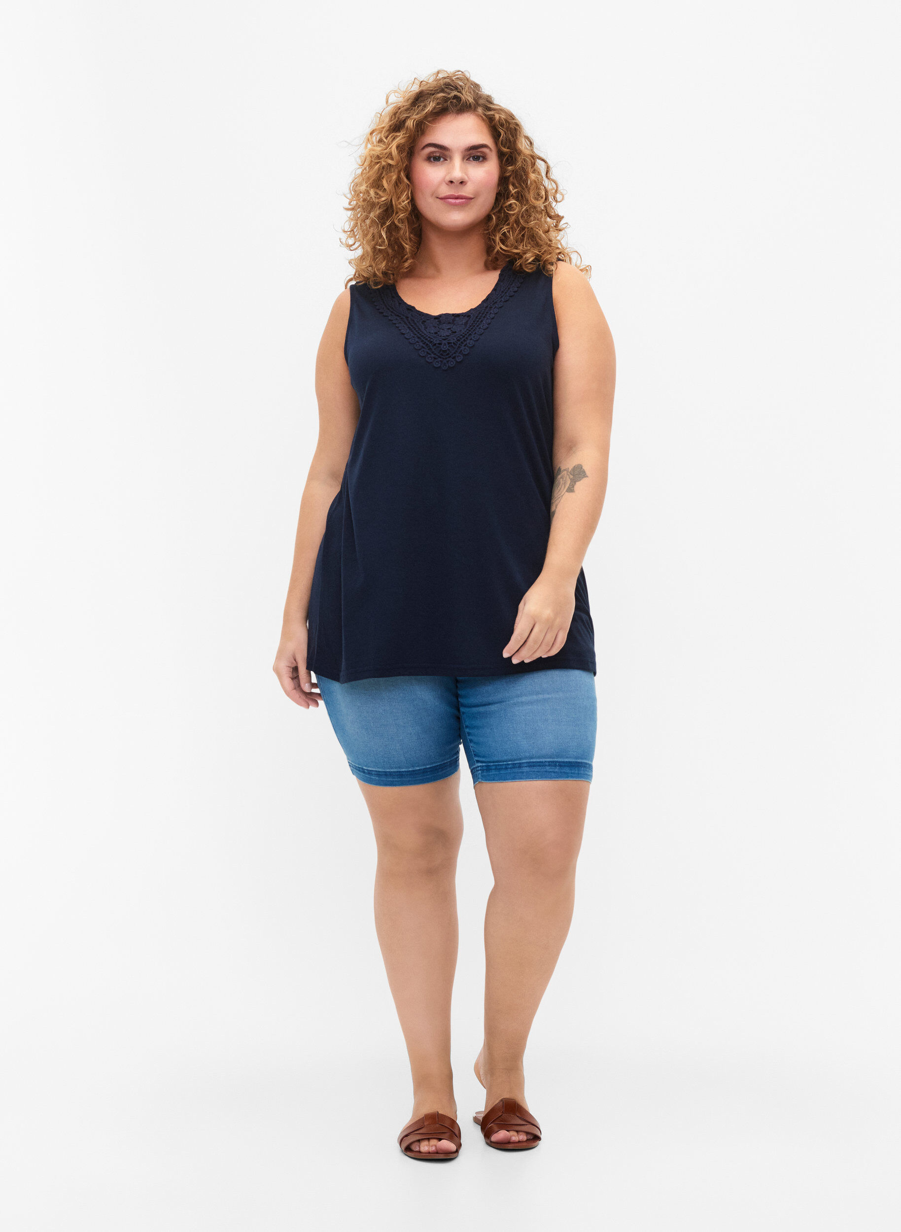 Zizzifashion Sleeveless top with lace, Total Eclipse, Model image number 2