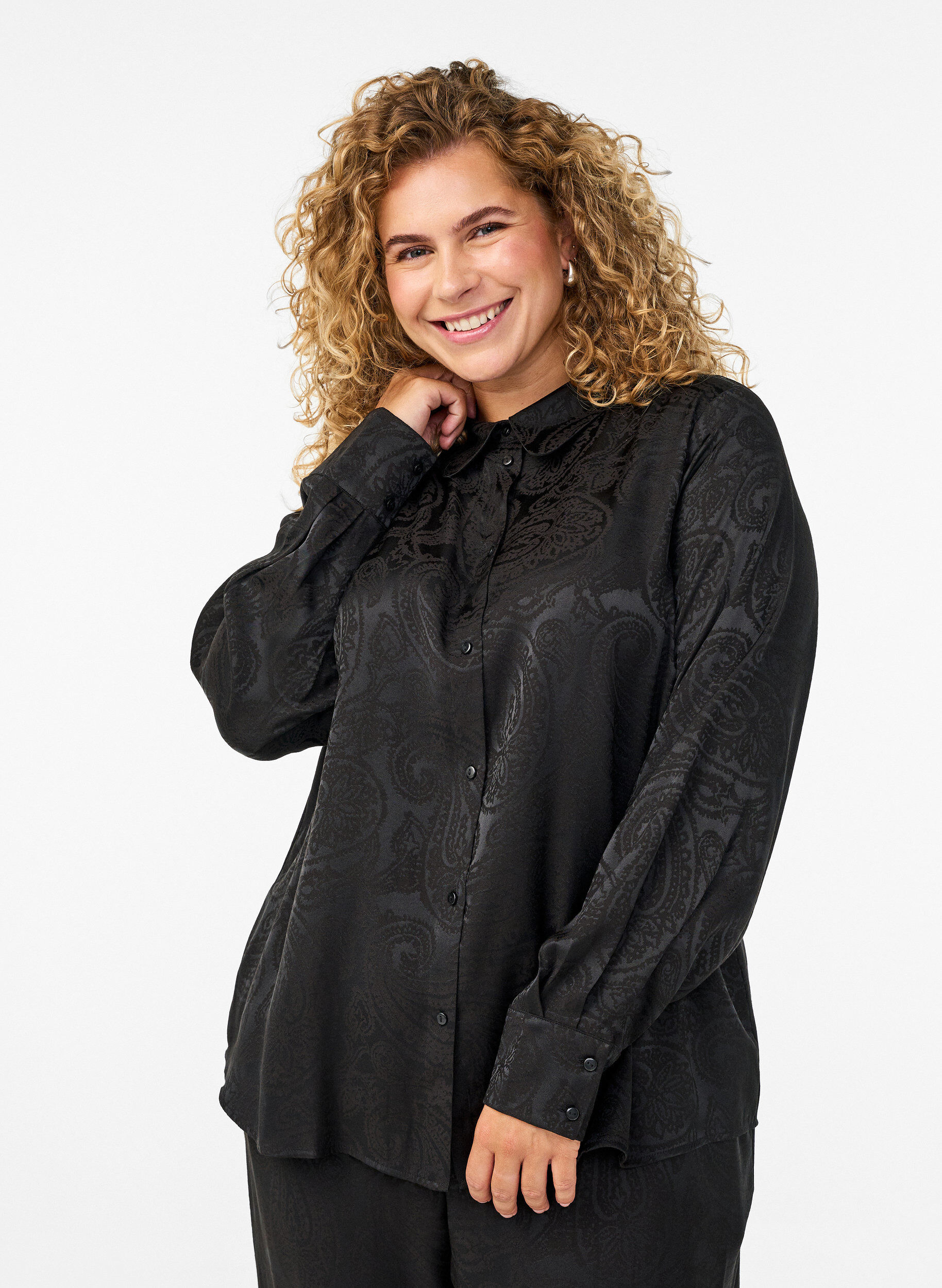 Shirt with tone-on-tone paisley pattern, Black, Model