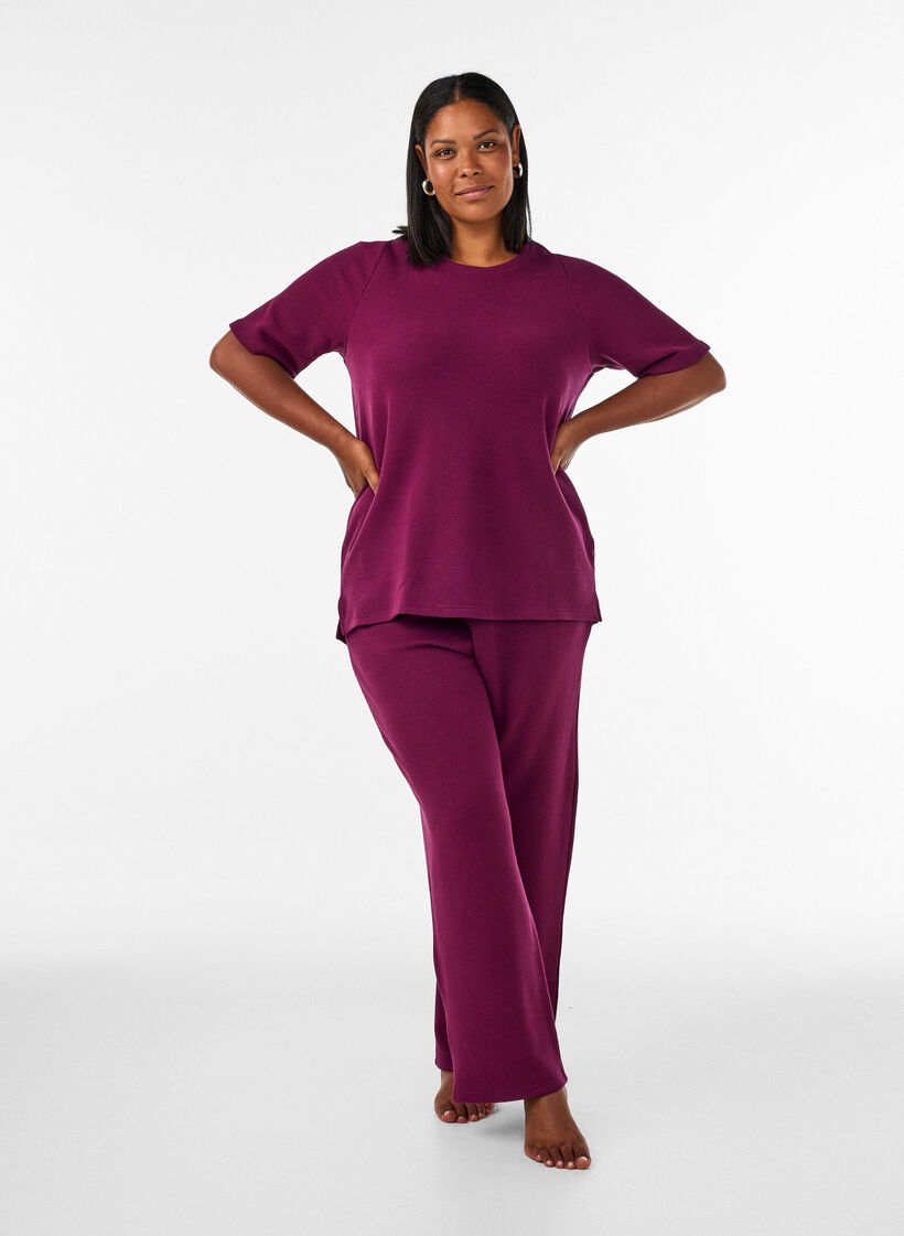 Loose trousers with texture and a high waist, Red, Model image number 0