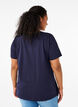 Solid coloured basic t-shirt in cotton, Blue, Model image number 2