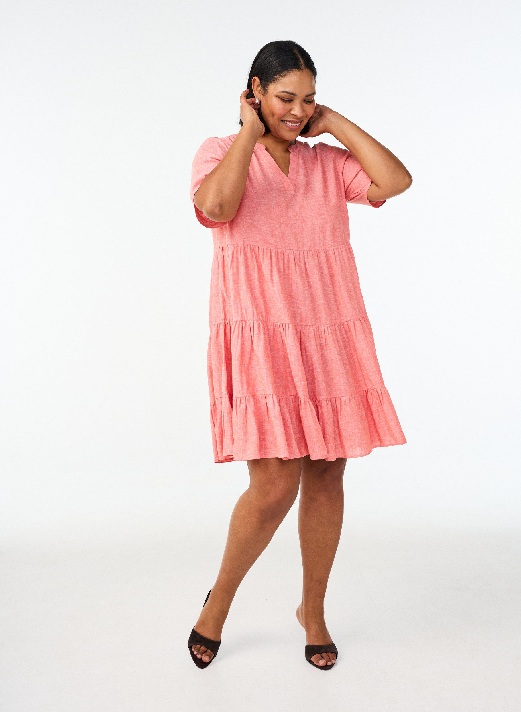 Zizzifashion Knee-length A-line dress in linen and viscose, Coral, Model image number 1