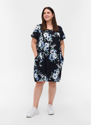 Short-sleeved, printed cotton dress, Black Blue Flowers, Model image number 2