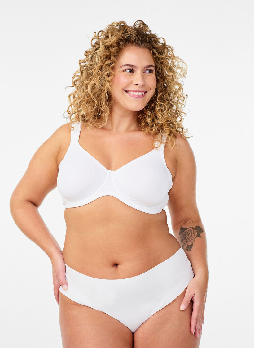Comfort bra with underwire and moulded cups, White, Model image number 1