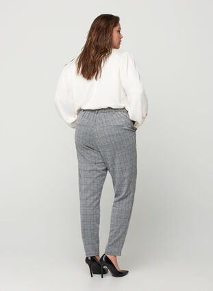 Cropped Maddison trousers, Black check, Model image number 1