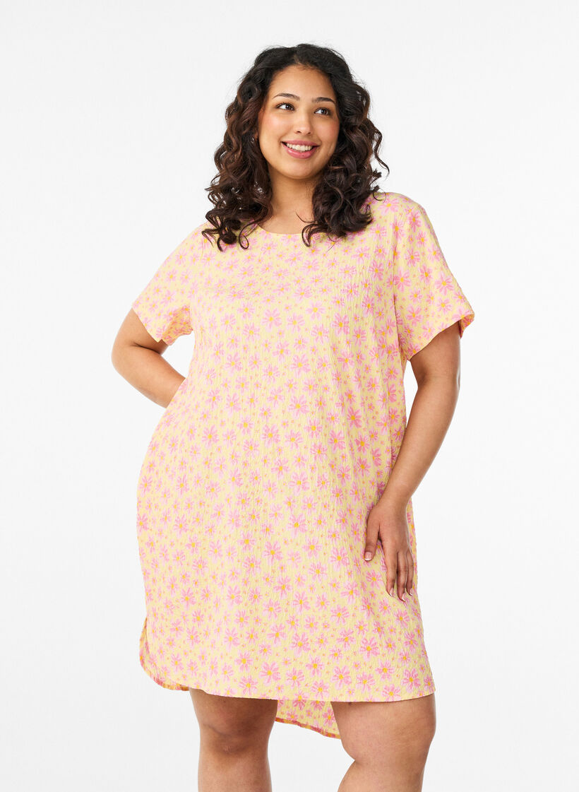 Short dress with a crinkled texture and short sleeves, Yellow, Model image number 0