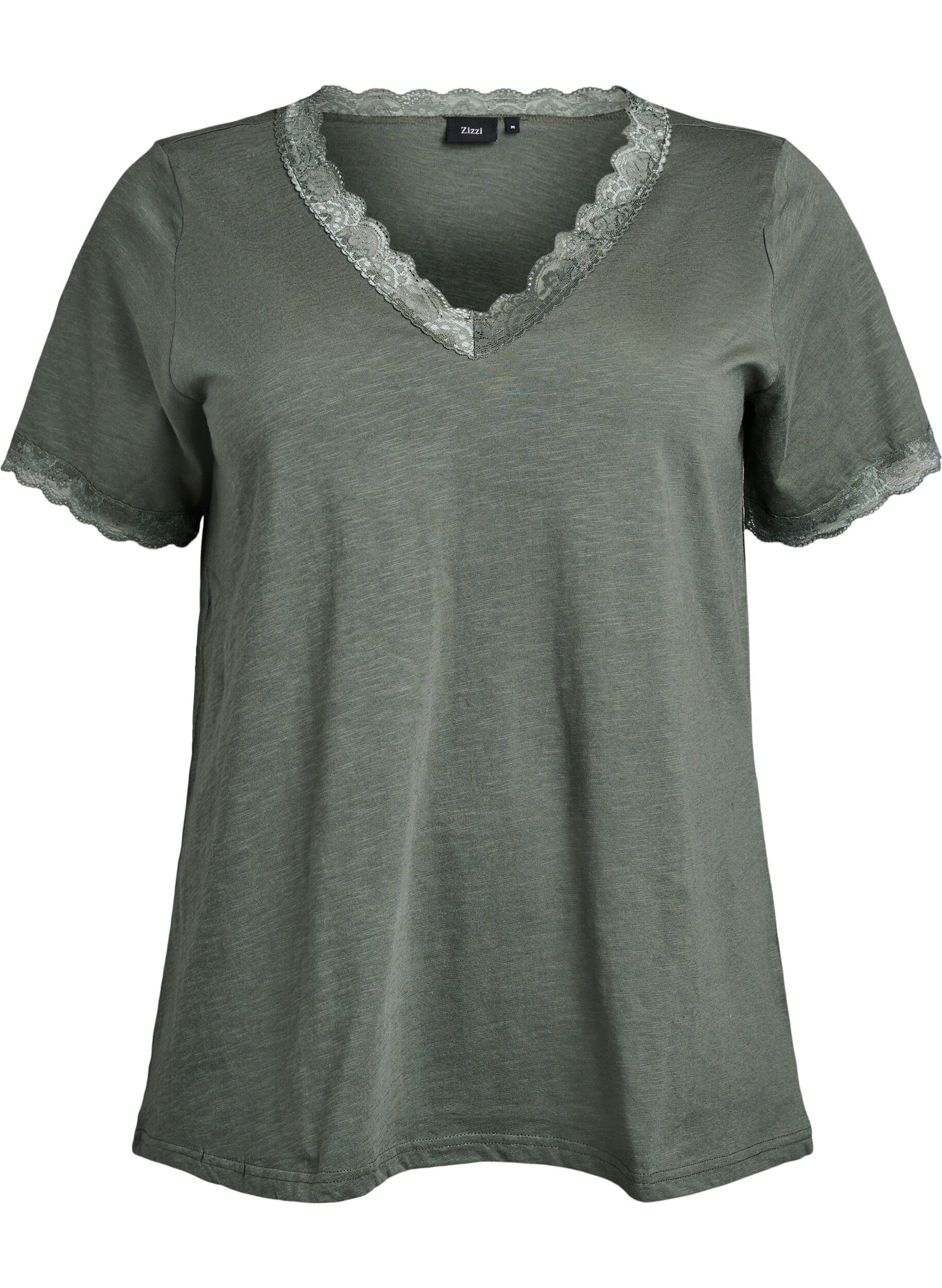 T-shirt with lace trim