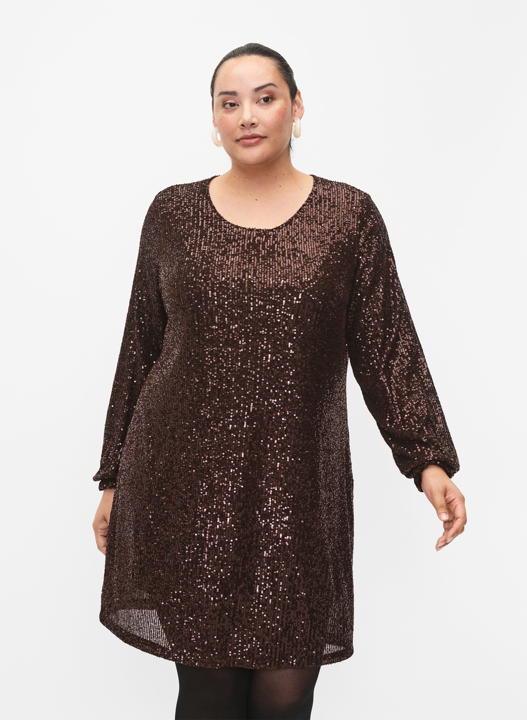 Zizzifashion Short sequin dress with long sleeves, Chicory Coffee, Model image number 0