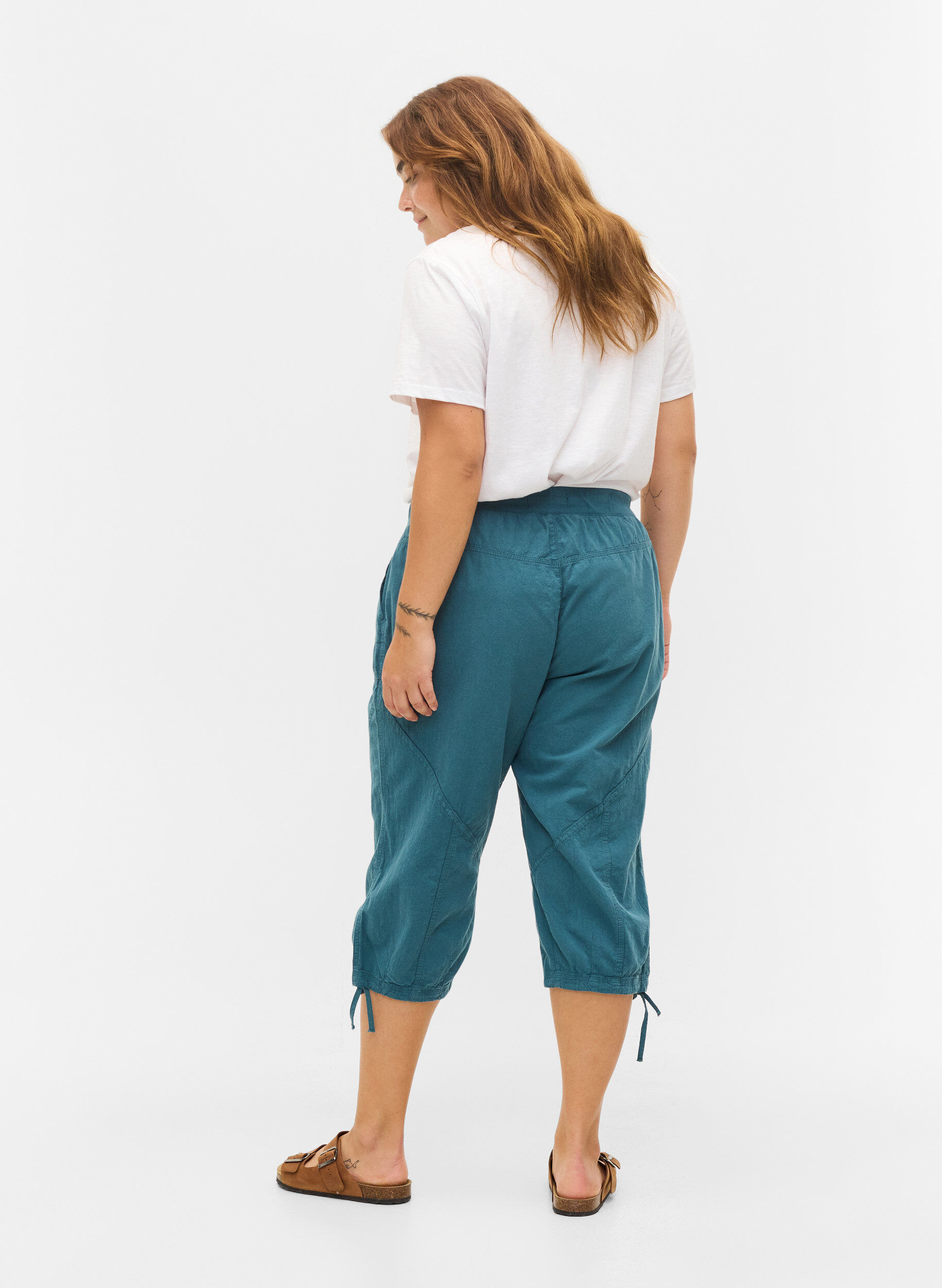 Zizzifashion Loose cropped trousers in cotton, Petrol, Model image number 1