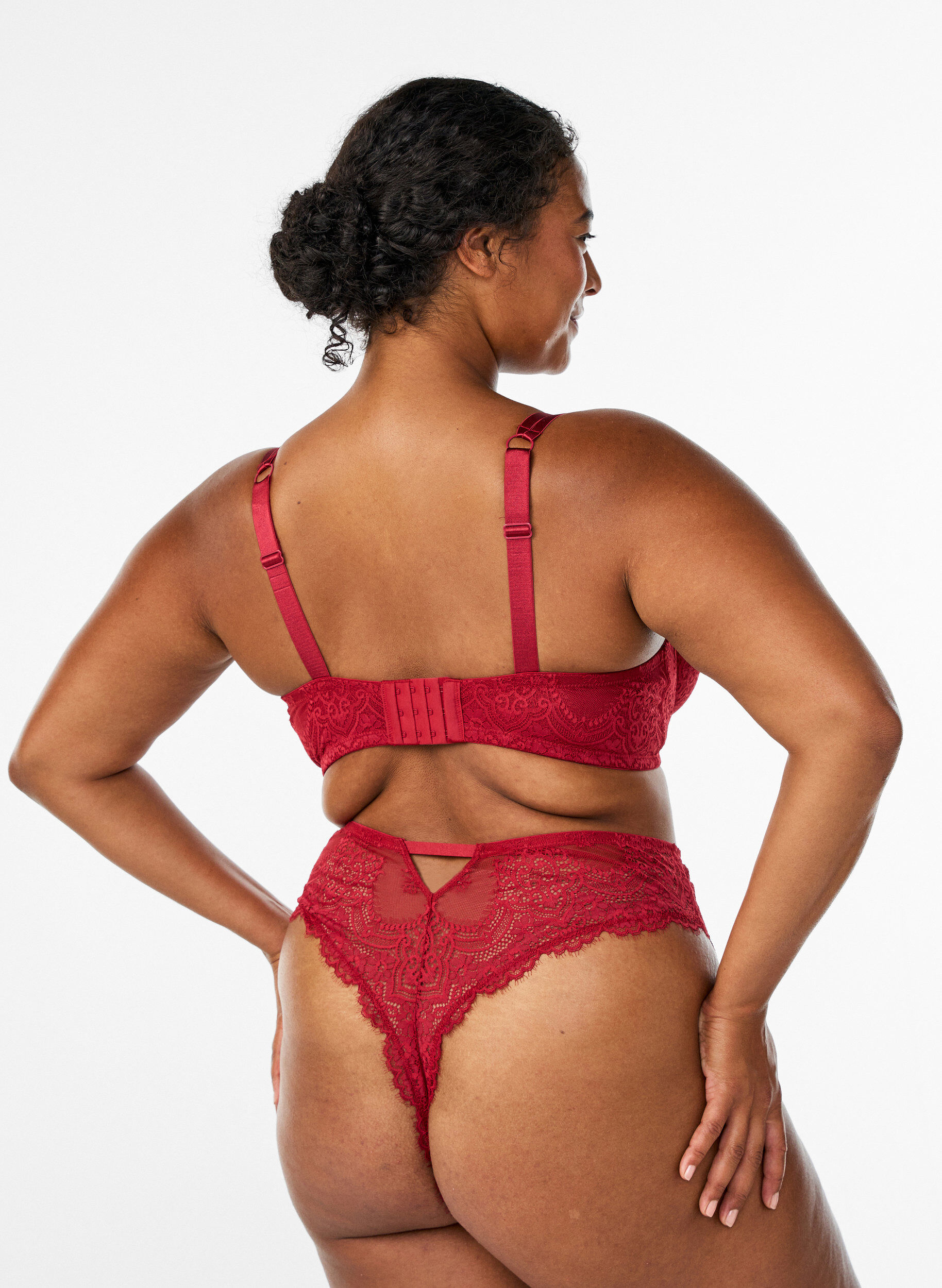 Zizzifashion Lace thong with keyhole detail at the back, Red, Model image number 1