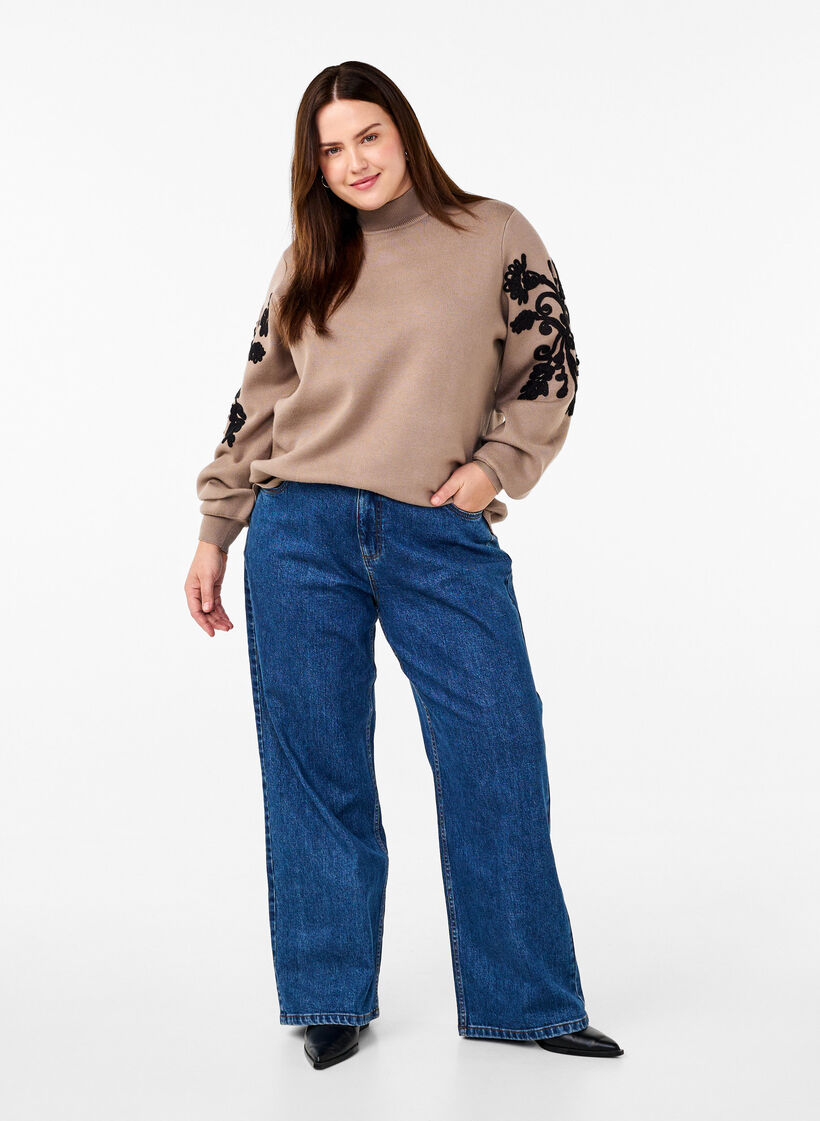 Knitted blouse with embroidery, Desert Taupe Comb, Model image number 2