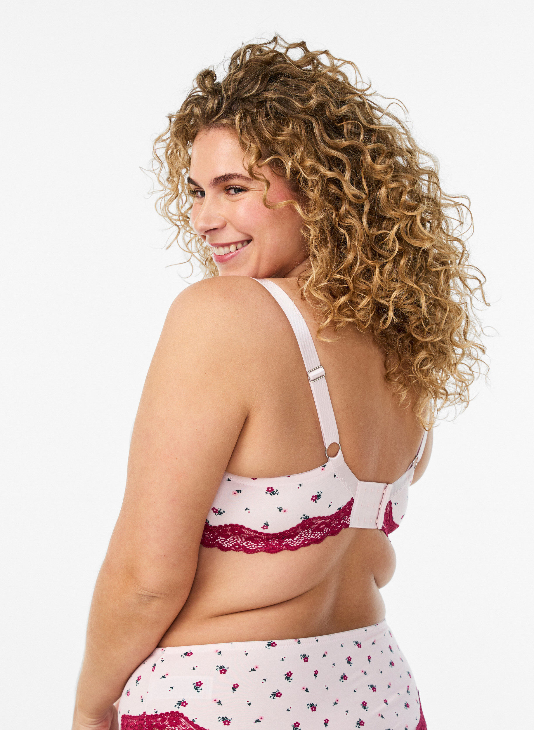Zizzifashion Moulded bra with floral print and lace, Rose, Model image number 2