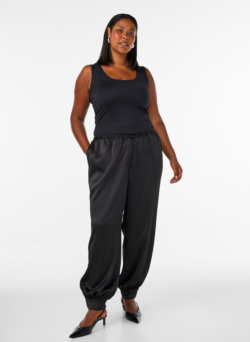Fitted basic top in a smooth fabric, Black, Model image number 1