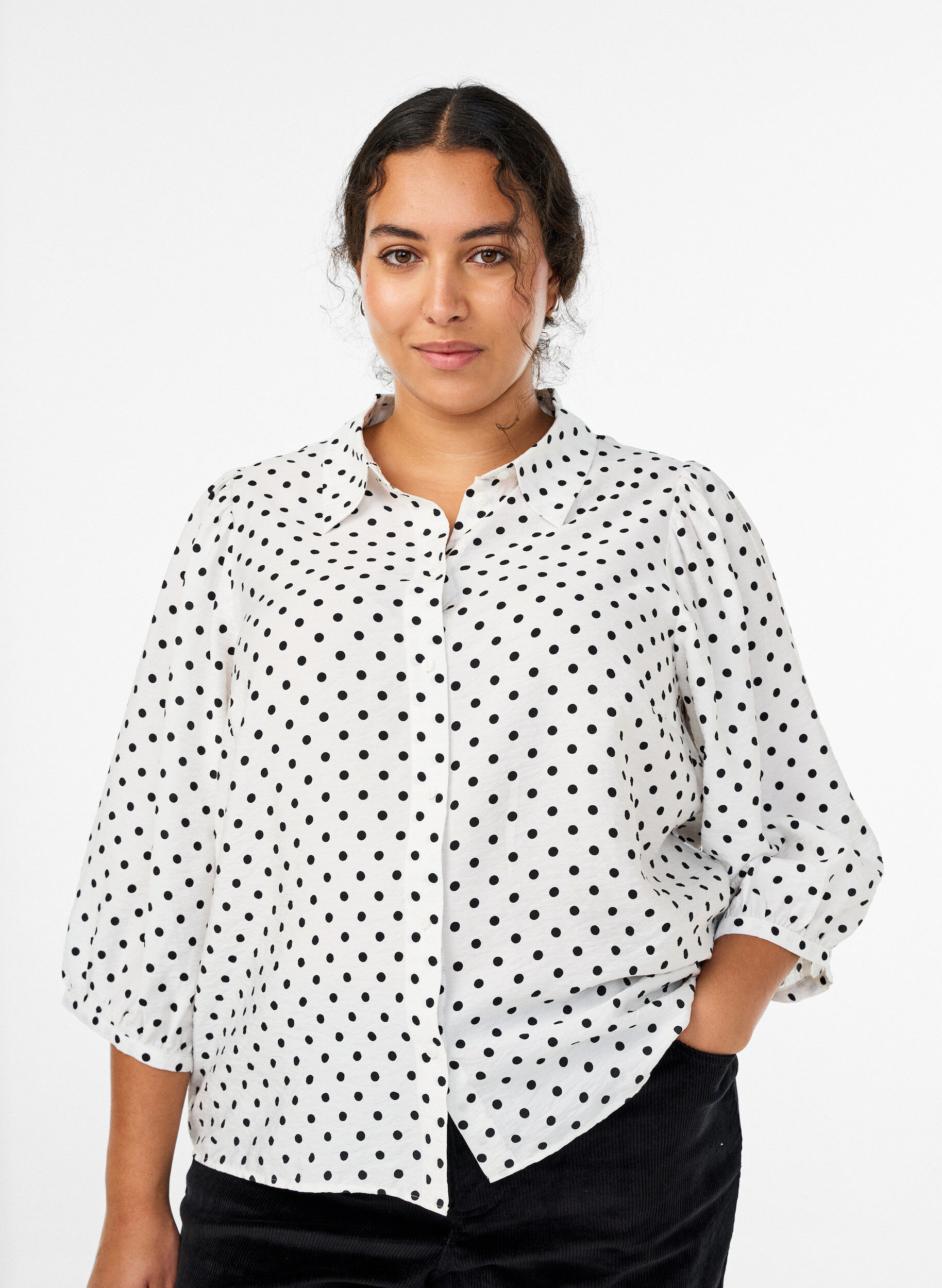 Shirt with dotted pattern and 3/4 sleeves, White, Model