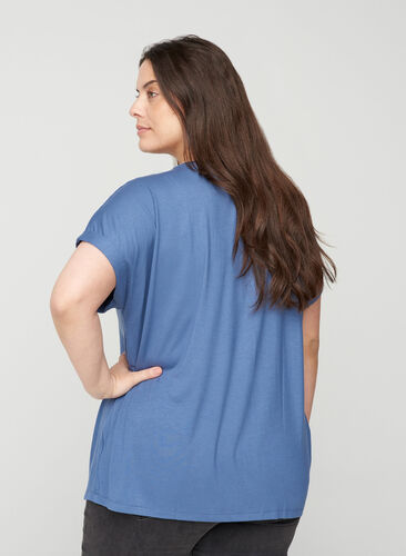 Round neck t-shirt made from a viscose mix, Vintage Indigo, Model image number 1