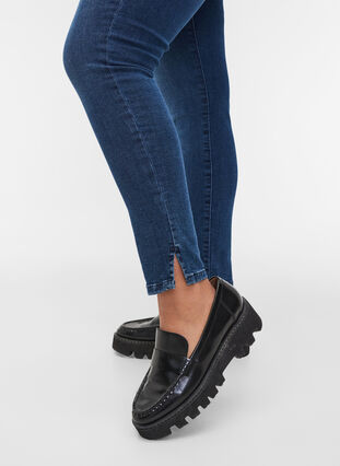 Promotional item - Cropped Amy jeans with slit, Blue denim, Model image number 3