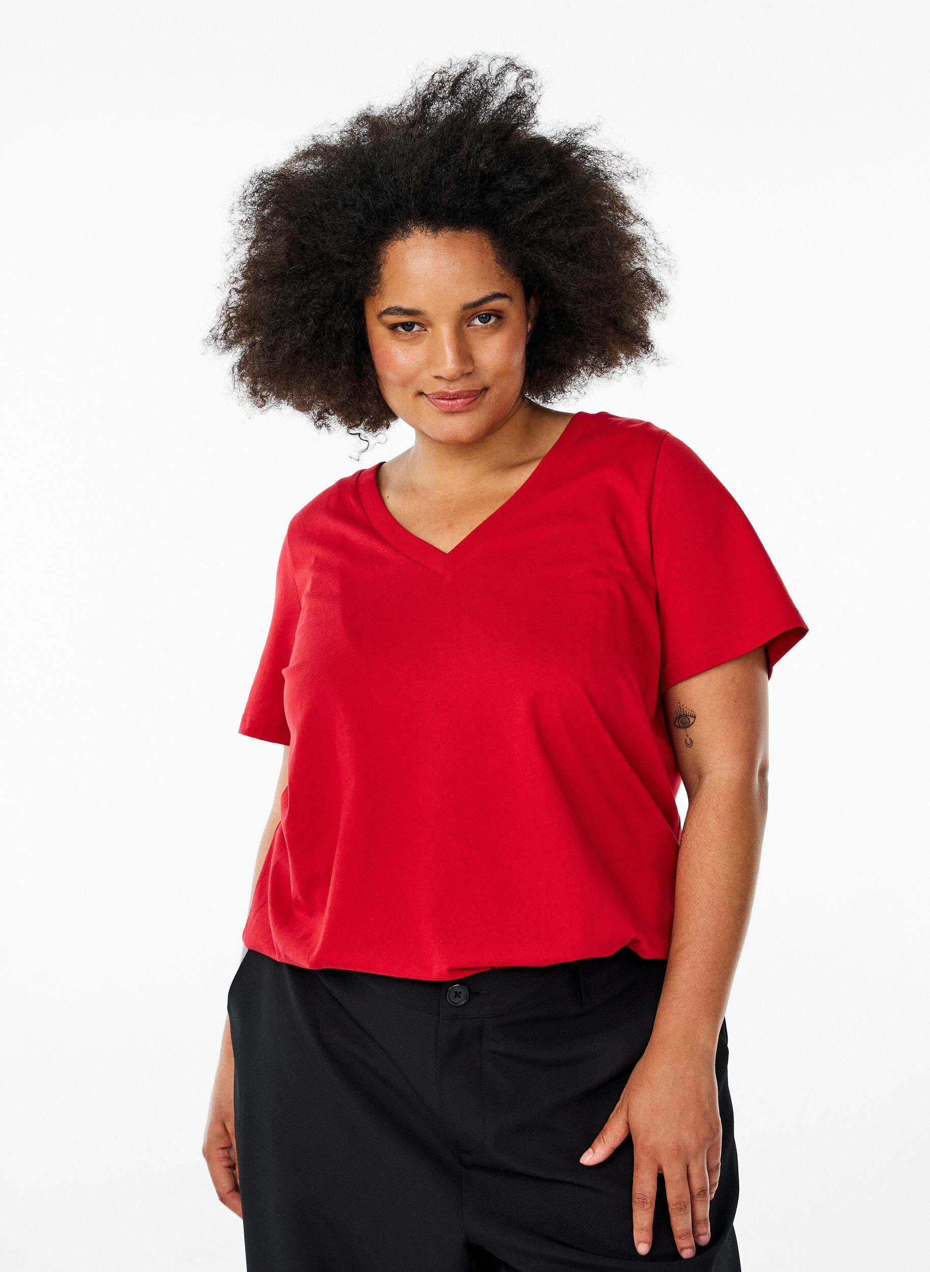 Zizzifashion Basic cotton T-shirt with a V-neck, Red, Model image number 0