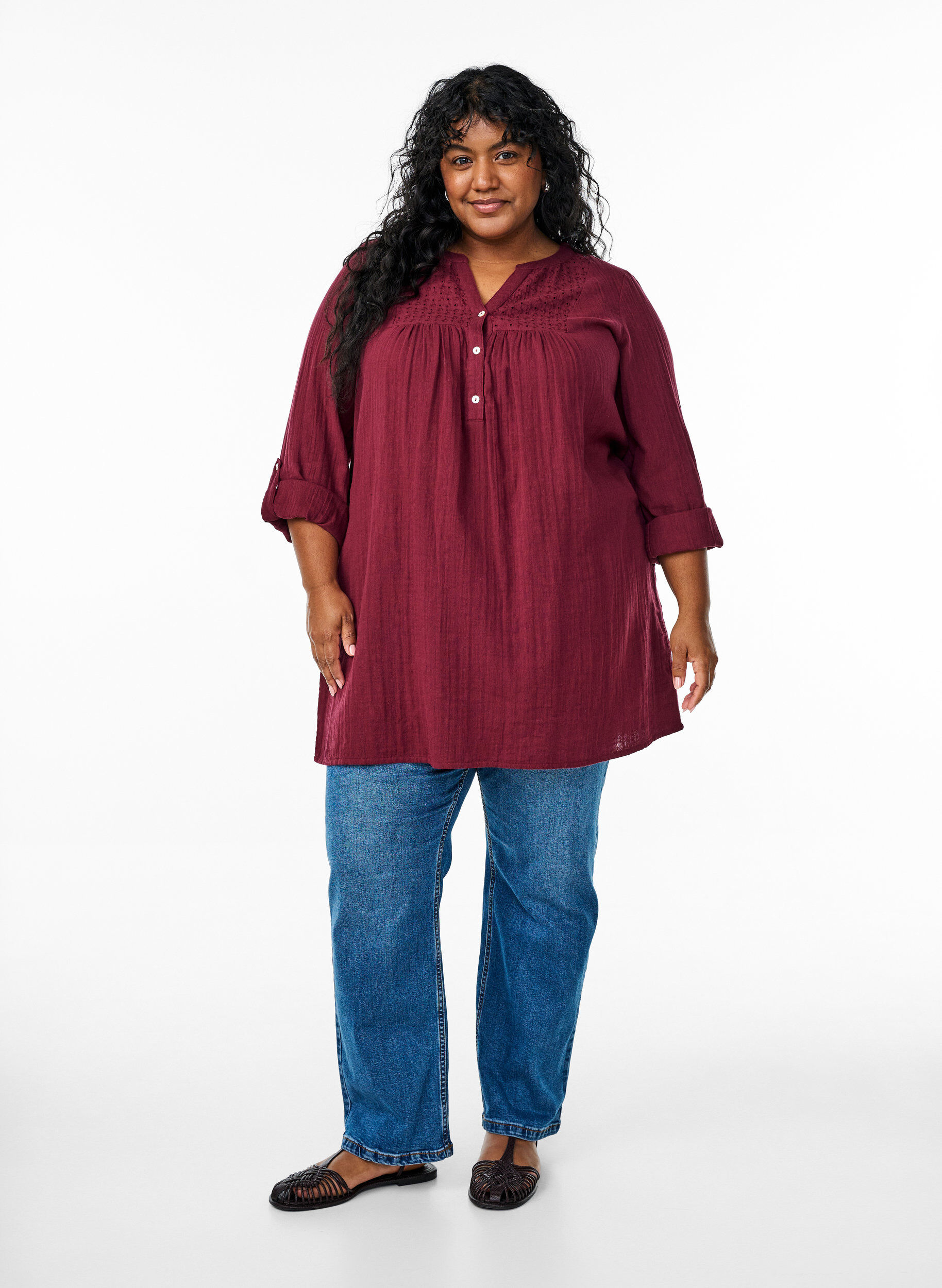Zizzifashion Cotton muslin tunic with broderie anglaise, Dark Bordeaux, Model image number 1