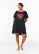Short-sleeved nightgown in organic cotton, Black, Model image number 1
