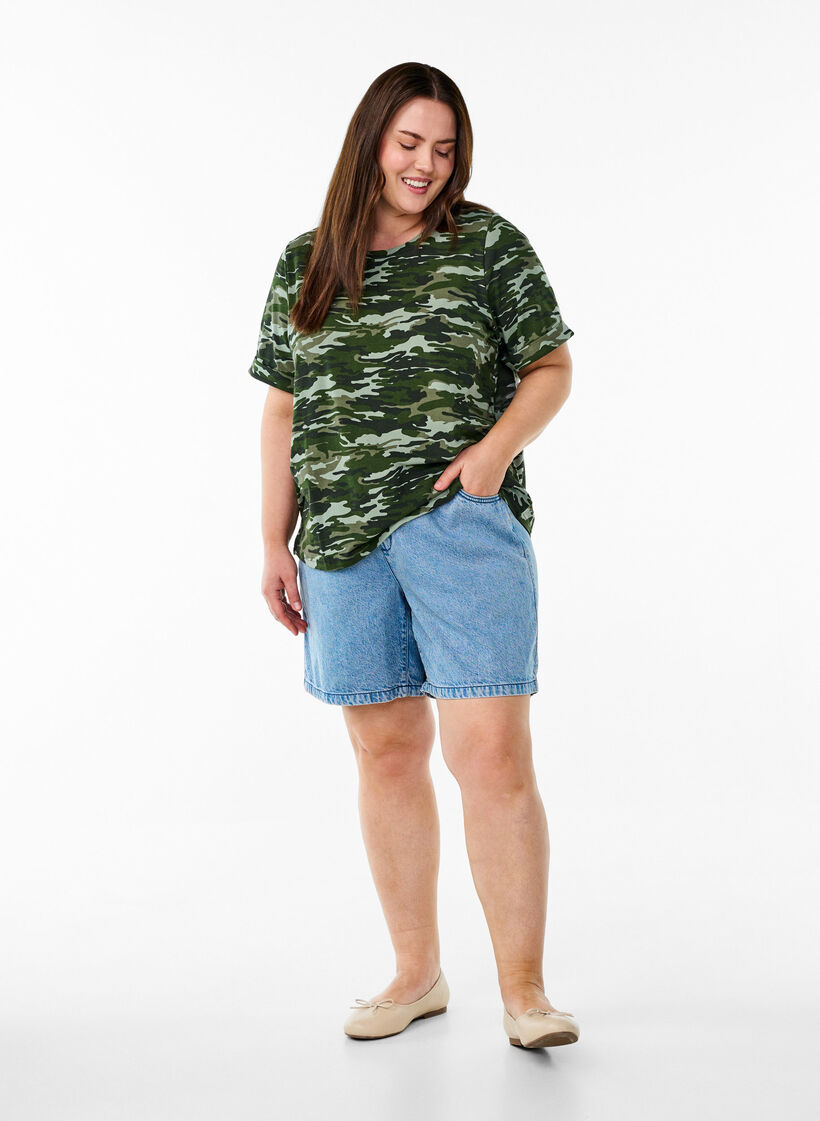 T-shirt with round neck and all-over print, Green, Model image number 1