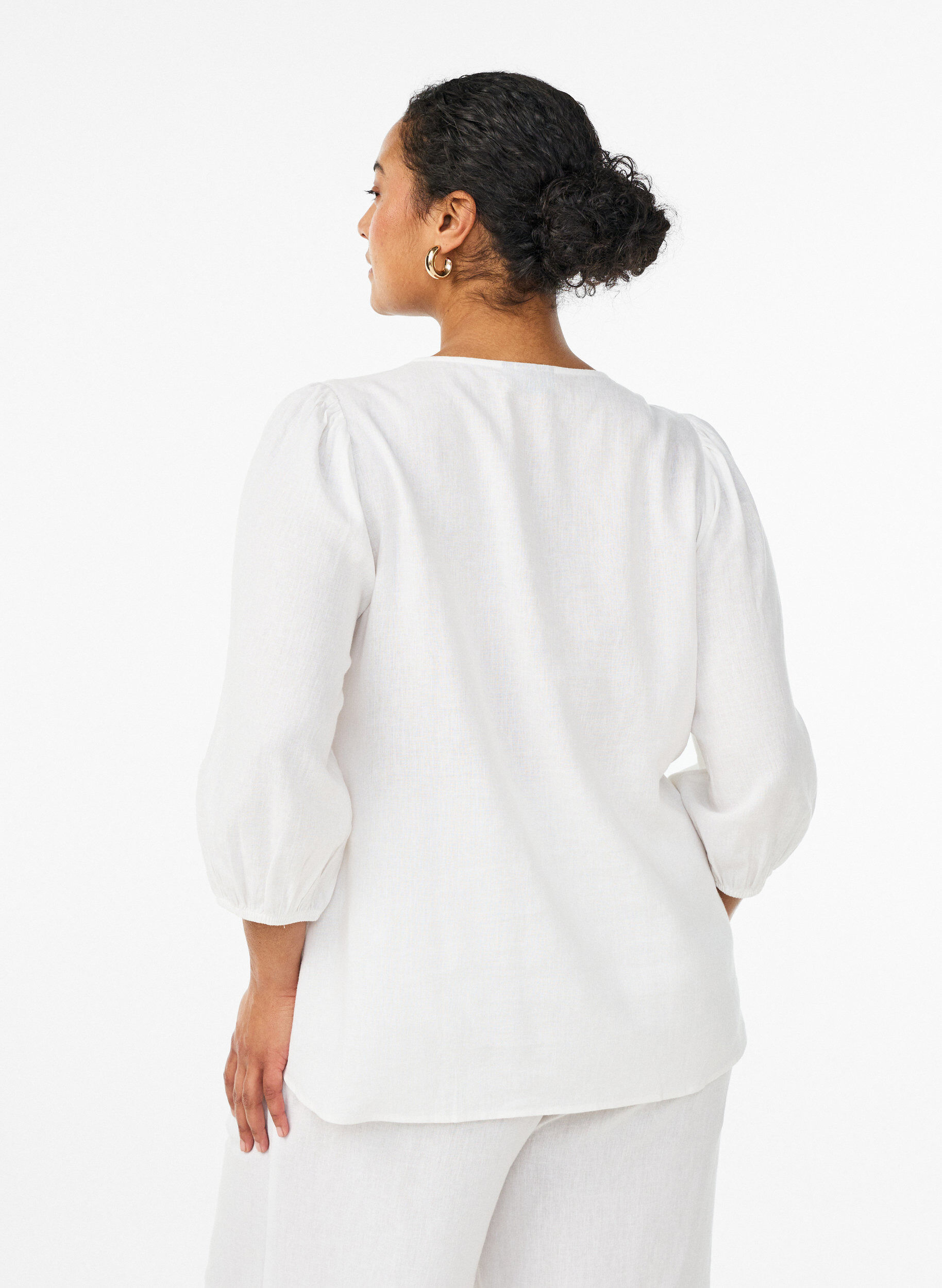 Zizzifashion Shirt blouse in linen and viscose with 3/4-sleeves, White, Model image number 2