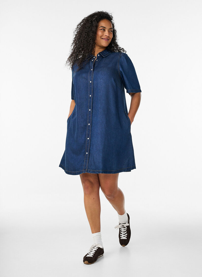 Denim dress in lyocell with buttons and short sleeves, Blue, Model image number 0