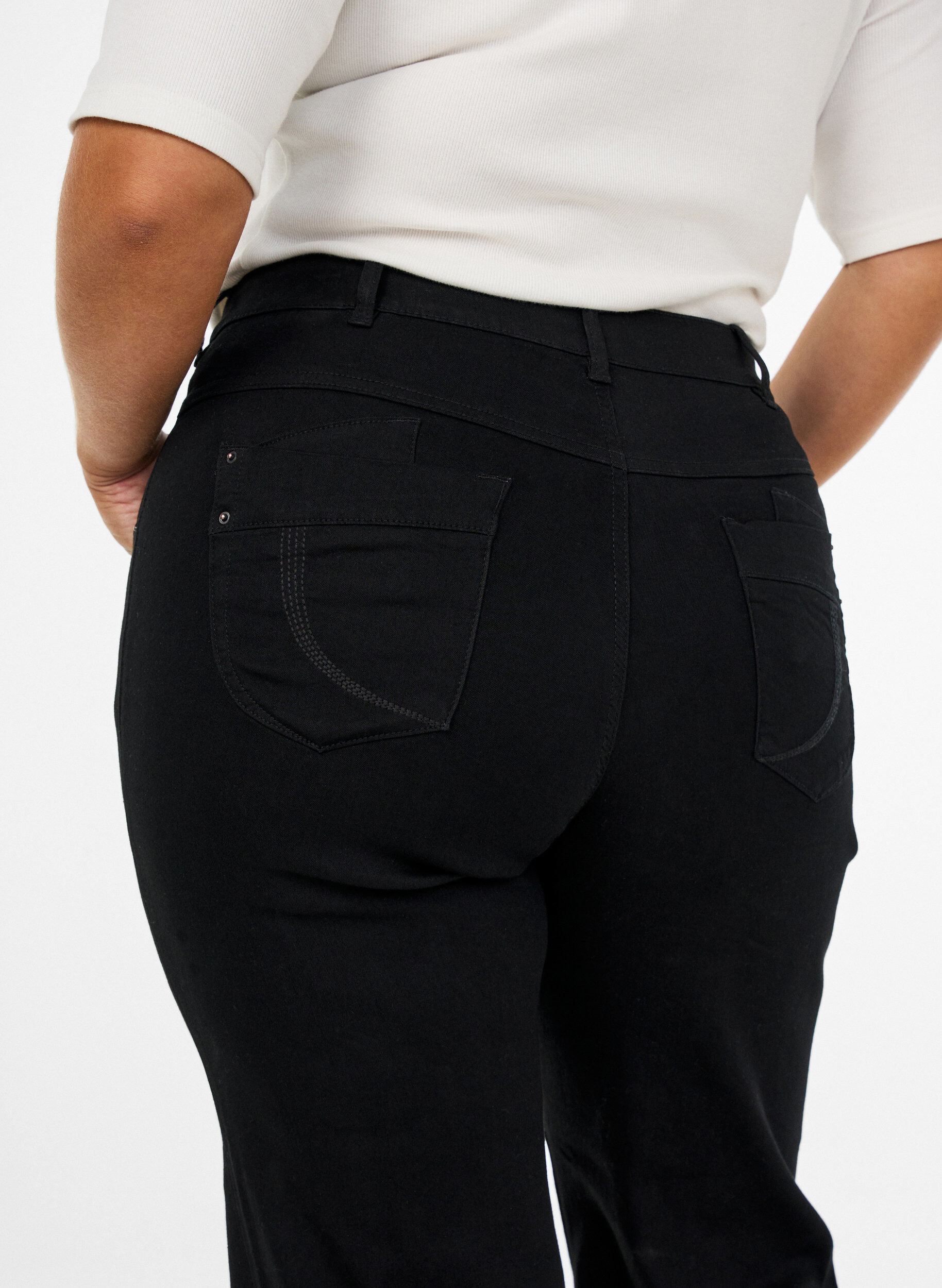 ZizzifashionRegular fit Gemma jeans with a high waist, Black, Model image number 2