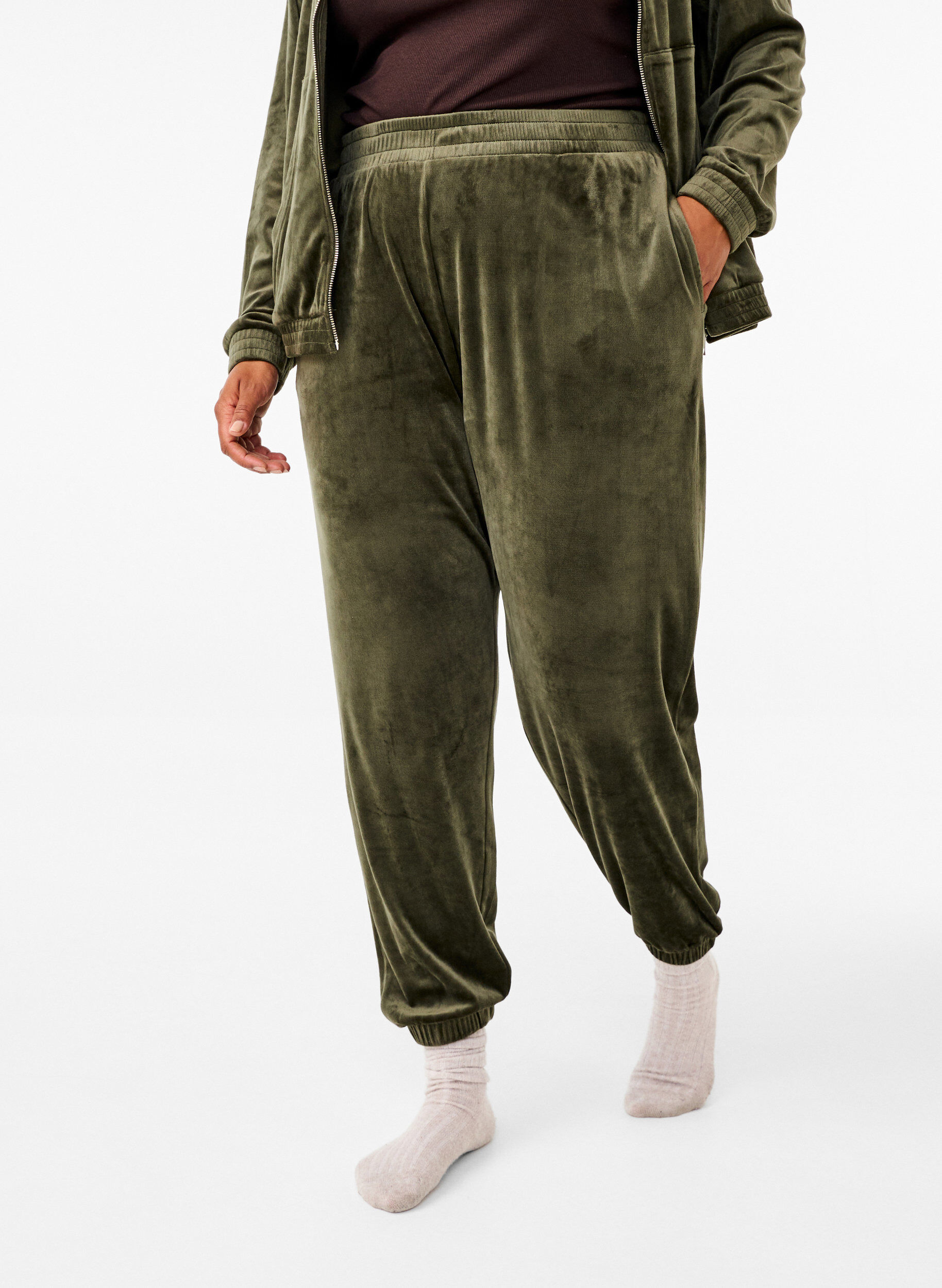 Zizzifashion Loose velvet trousers, Green, Model image number 2