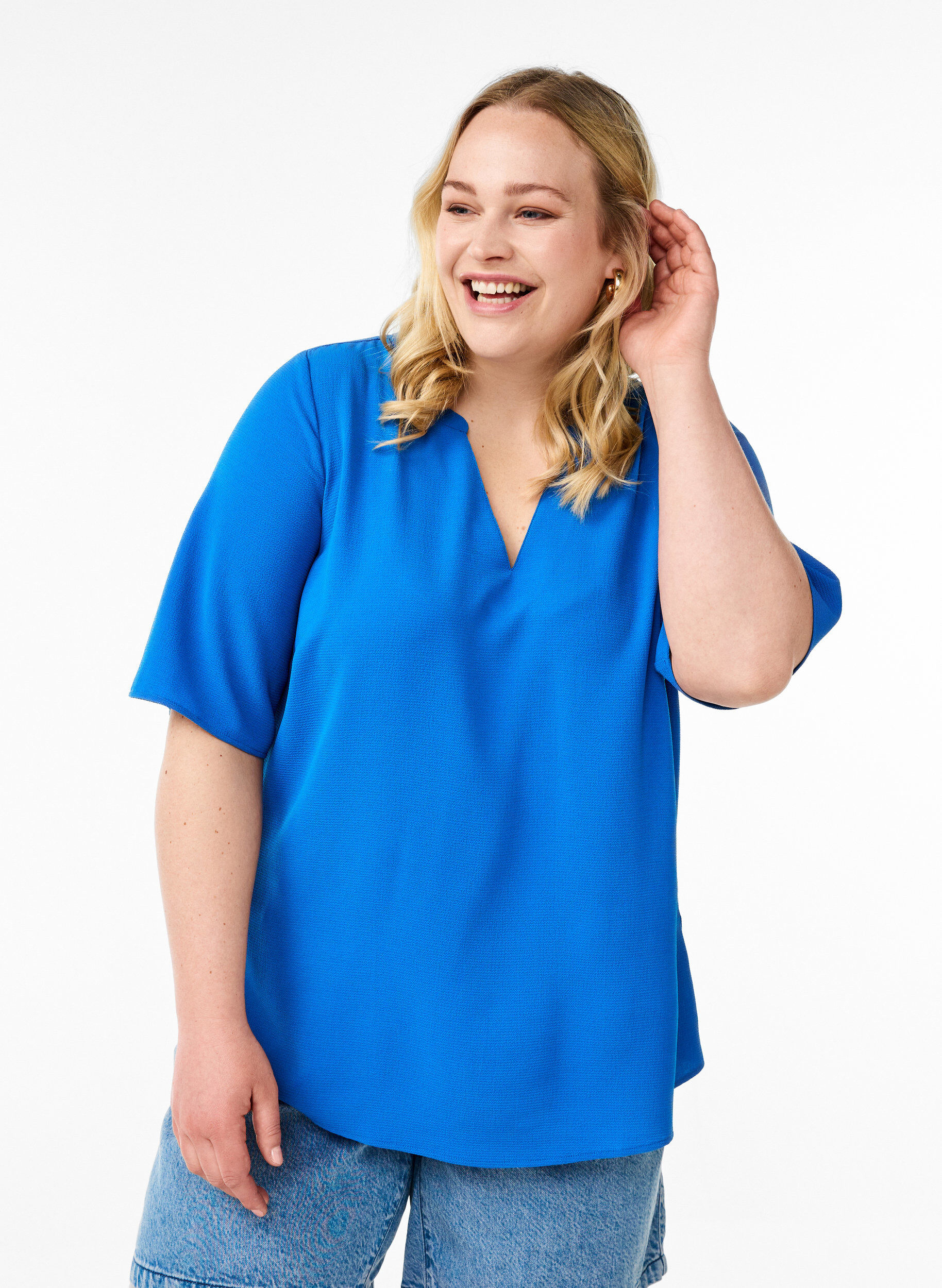Short-sleeved blouse with V-neck, Blue, Model
