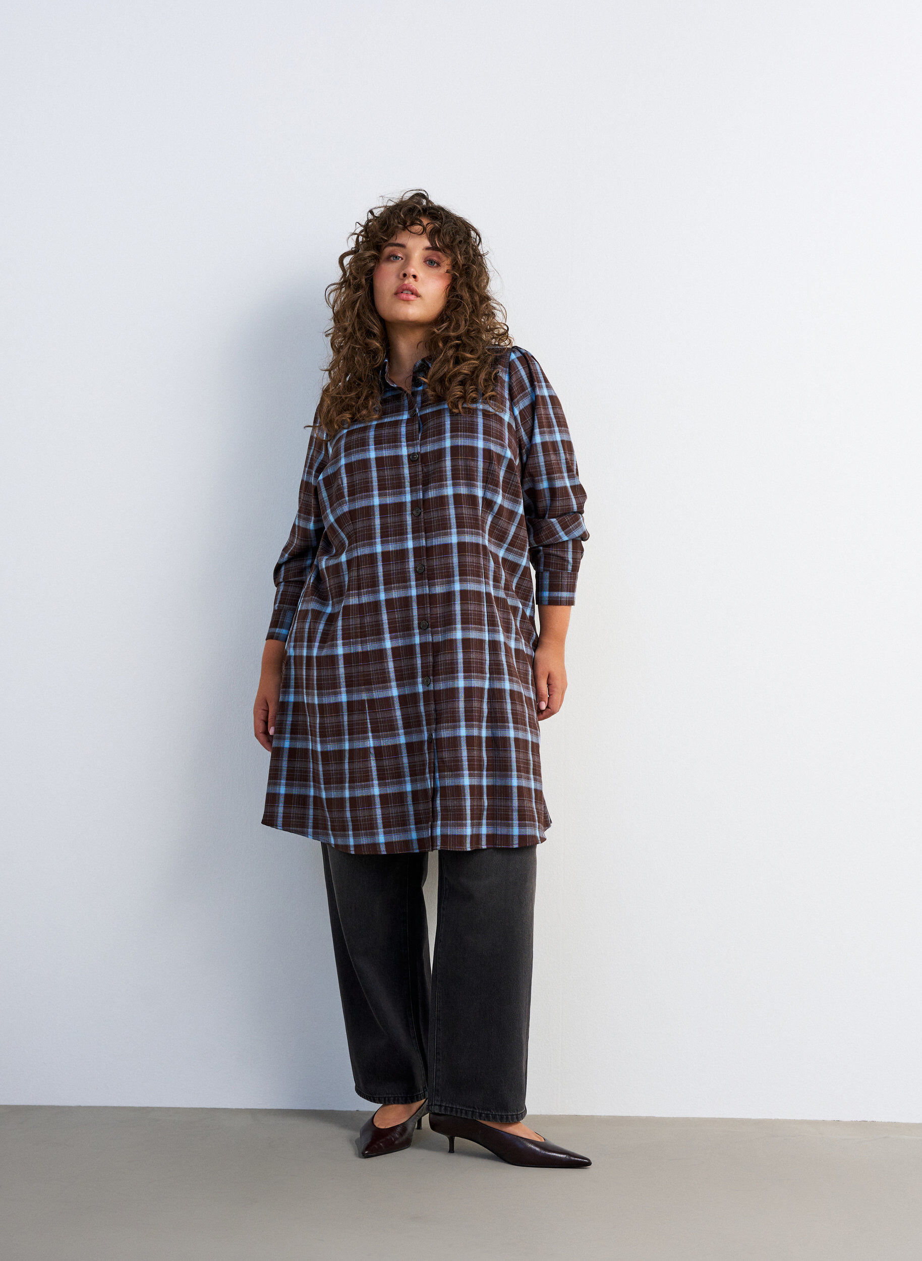 ZizzifashionKnee-length shirt dress with a checked pattern, Brown, Model image number 3