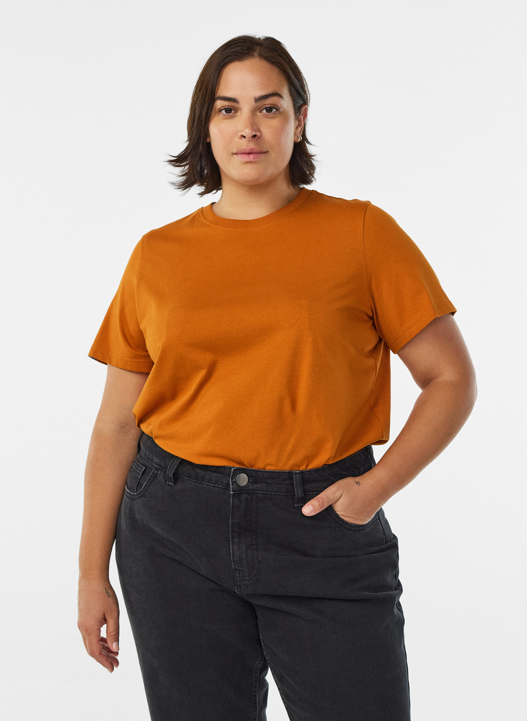 Basic cotton T-shirt with round neck, Orange, Model