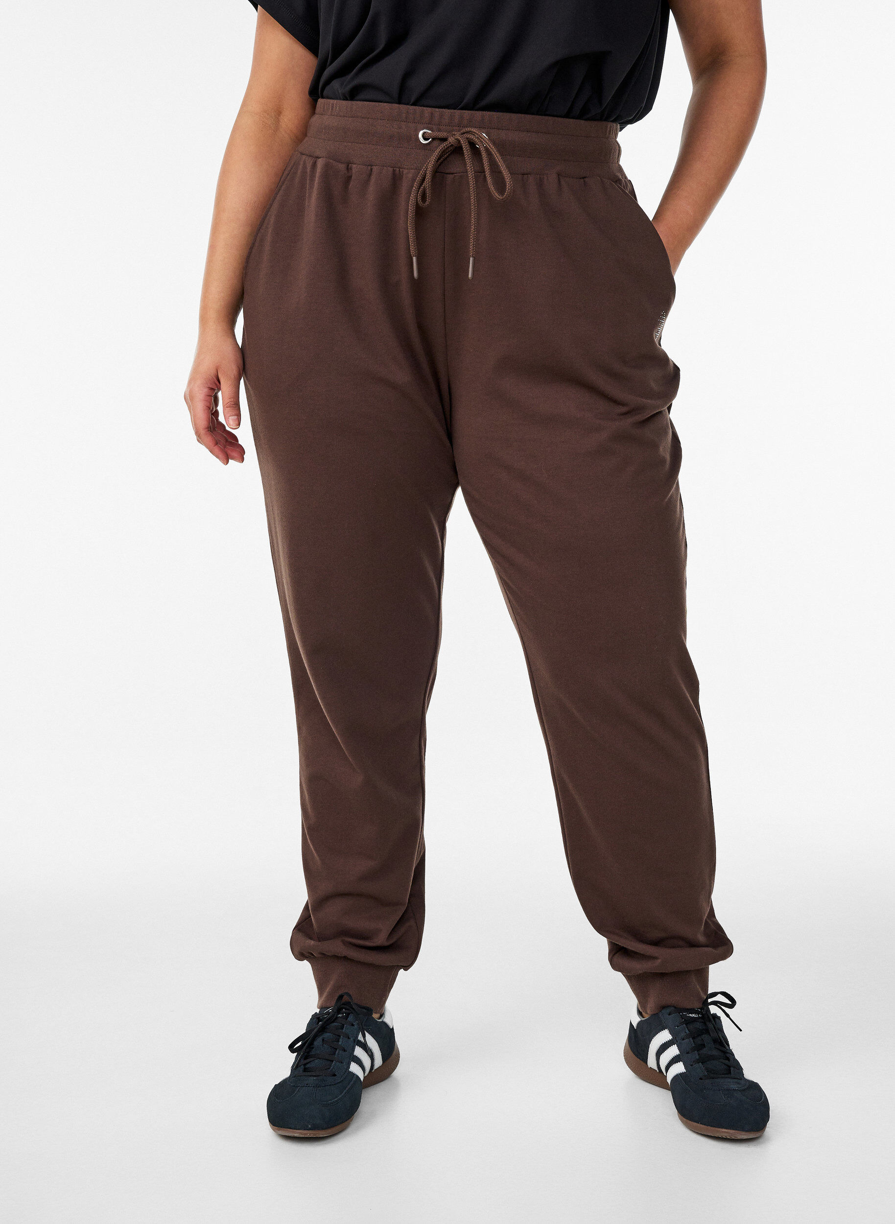 Loose tracksuit trousers with pockets, Brown, Model