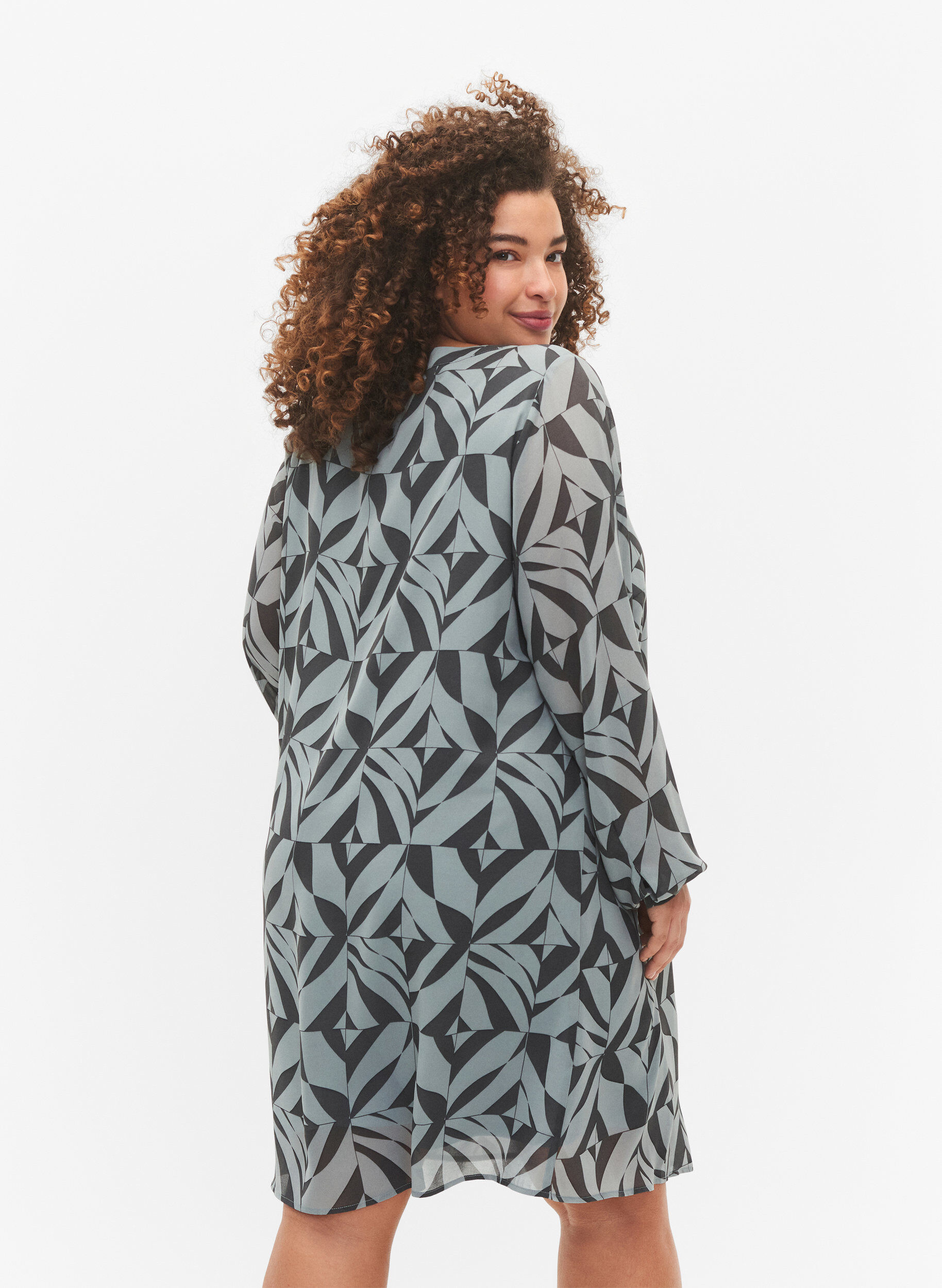 Zizzifashion Long-sleeved dress with V-neck, Graphic Leaf, Model image number 1