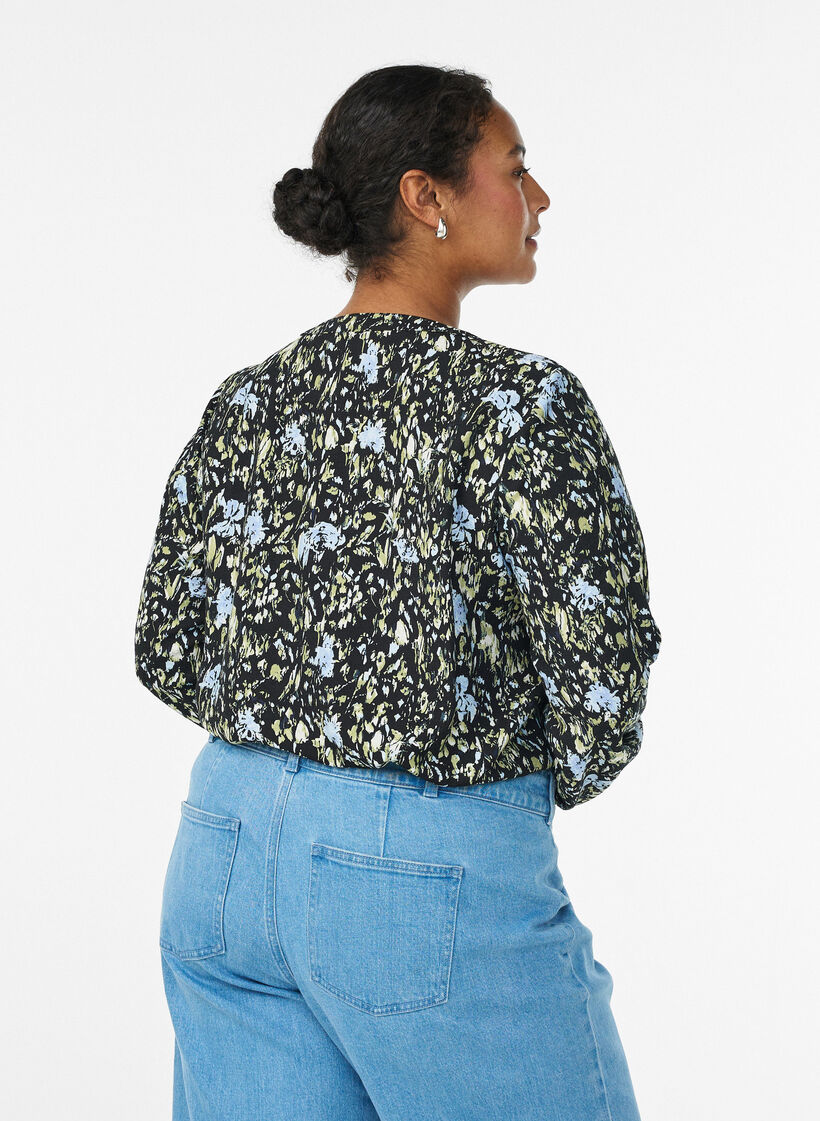 Long-sleeved blouse with pattern and buttons, Black, Model image number 2