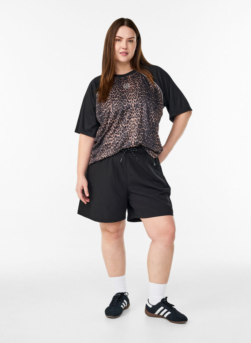 Workout t-shirt with leopard print and raglan sleeves, Brown, Model image number 1