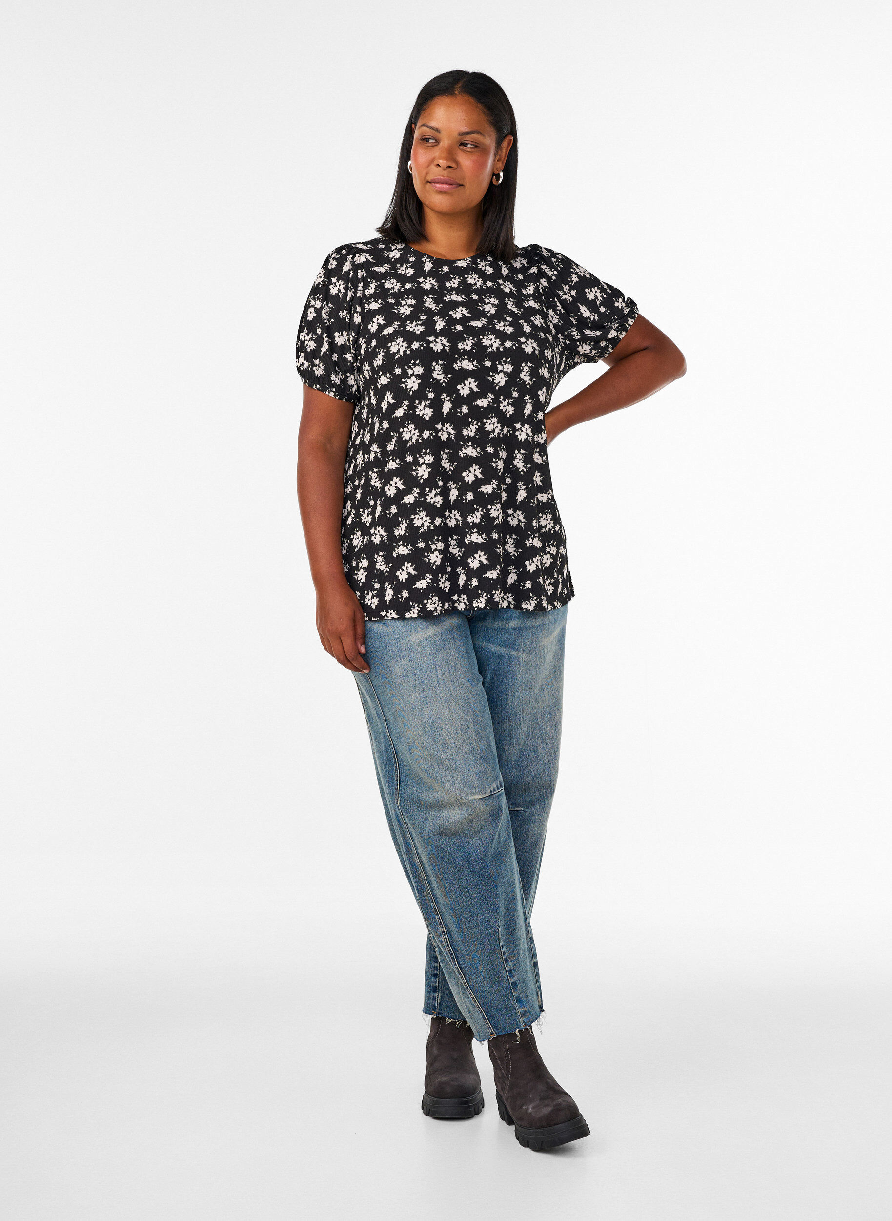 ZizzifashionBlouse with short sleeves and floral print, Black, Model image number 1