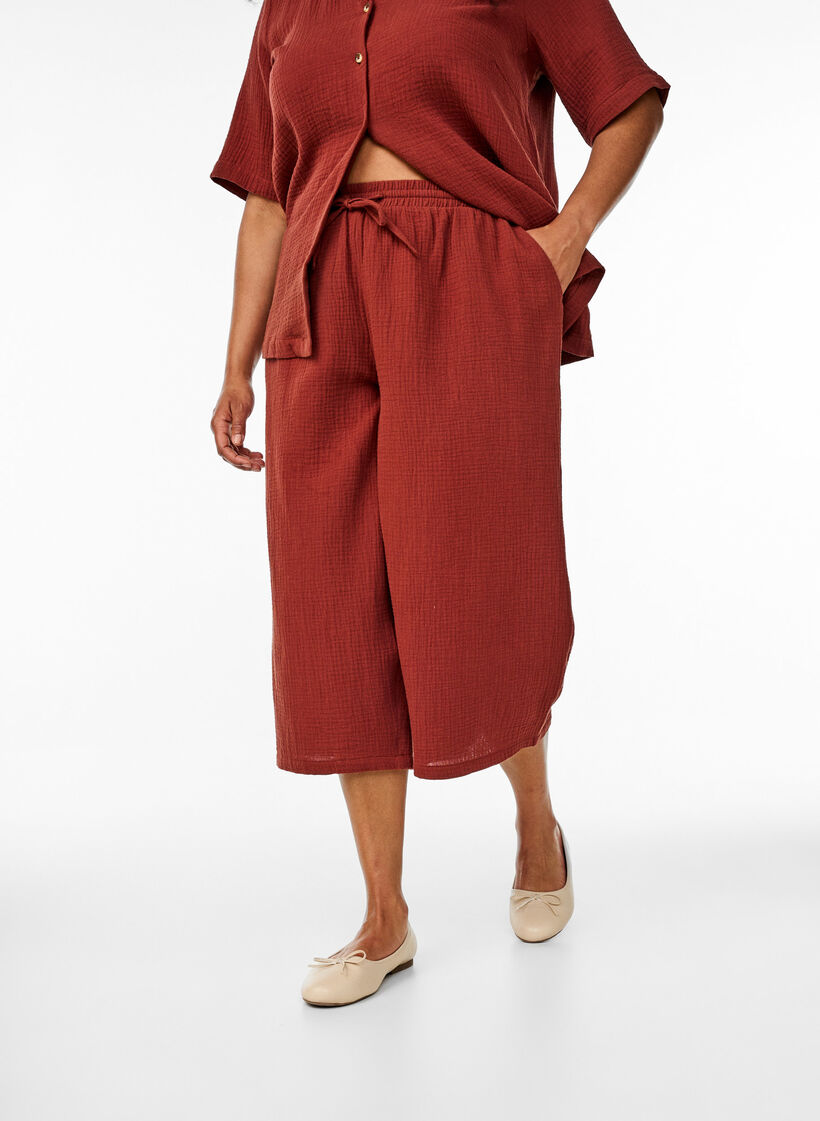 Culotte trousers in cotton muslin with high waist, Red, Model image number 2