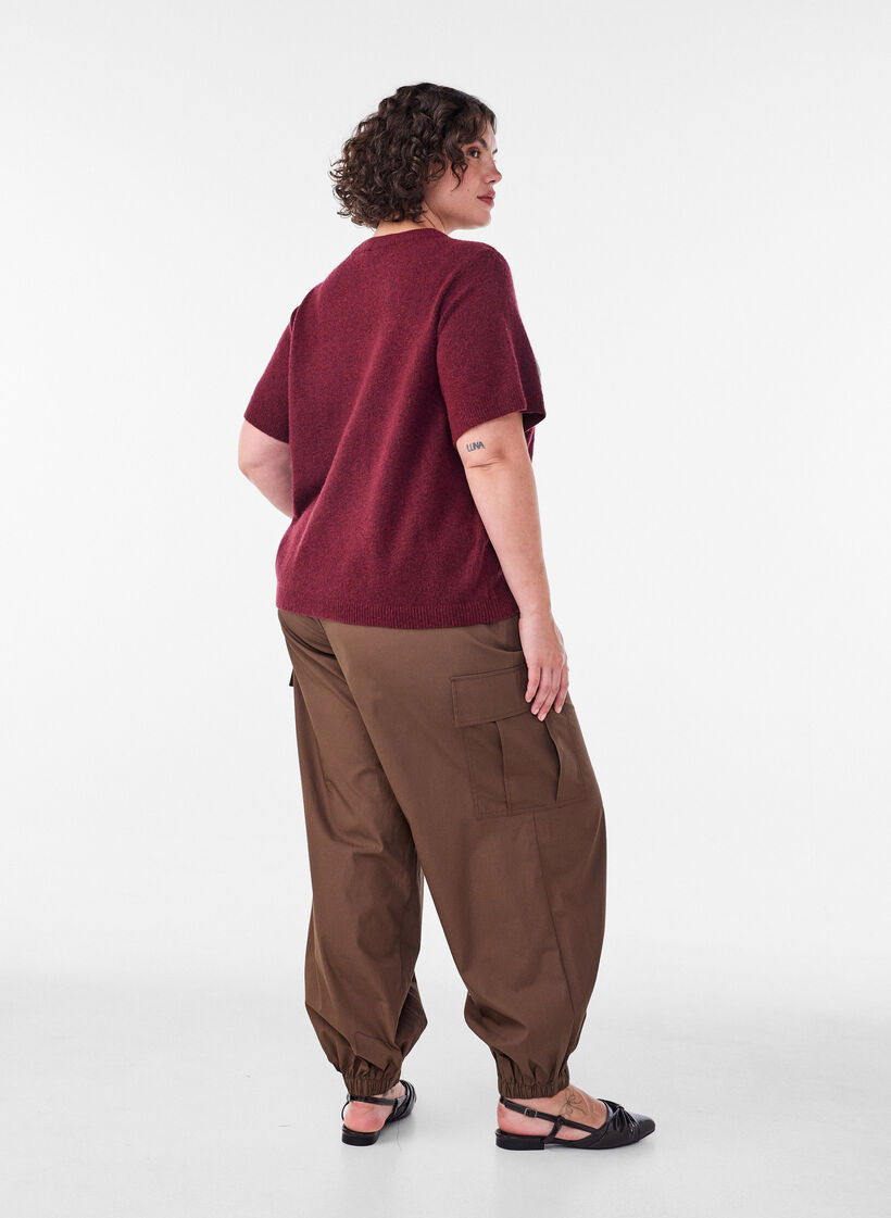 Cotton cargo trousers with a balloon leg, Brown, Model image number 1