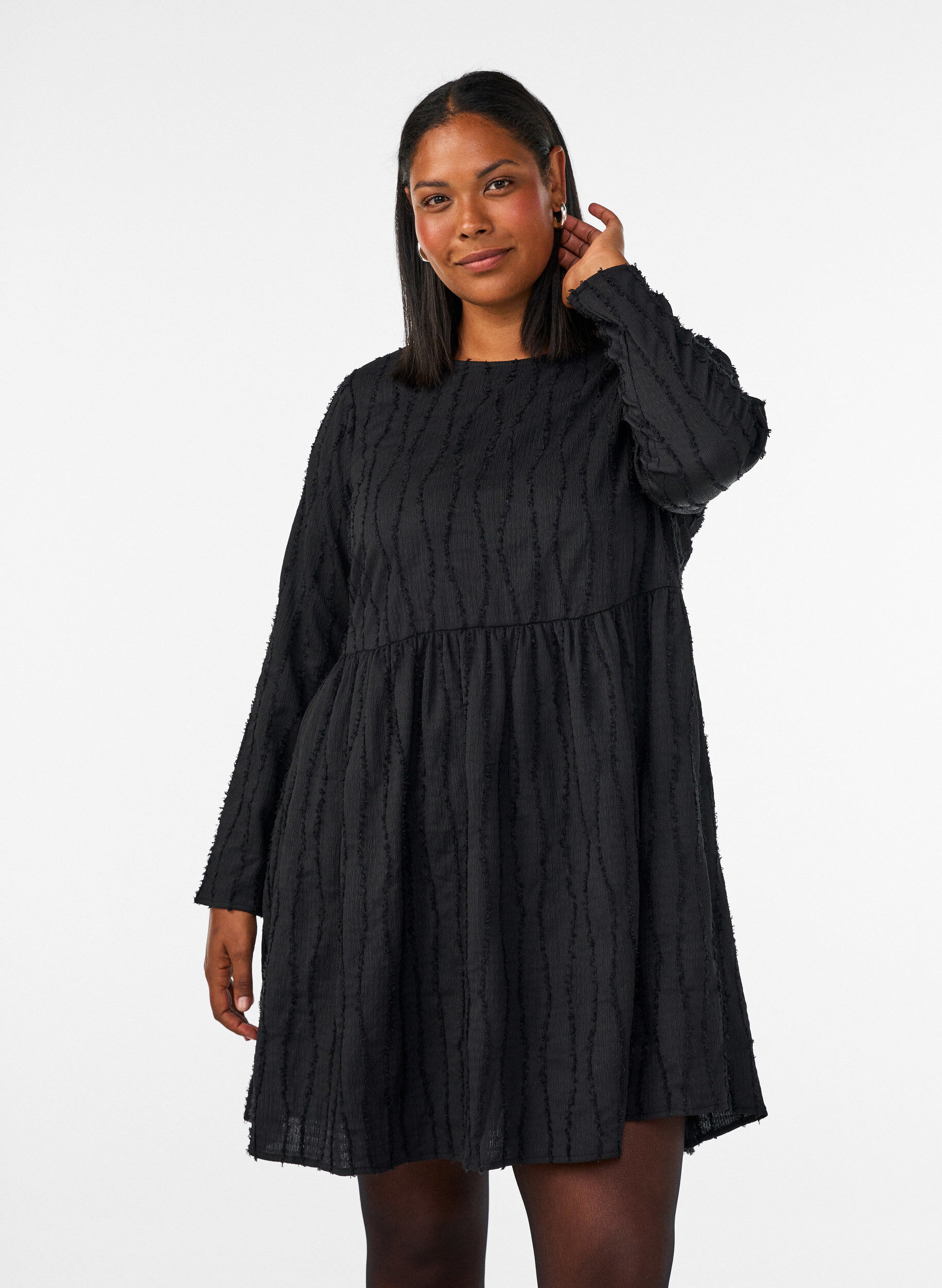 Short jersey dress with a wavy textured pattern, Black, Model